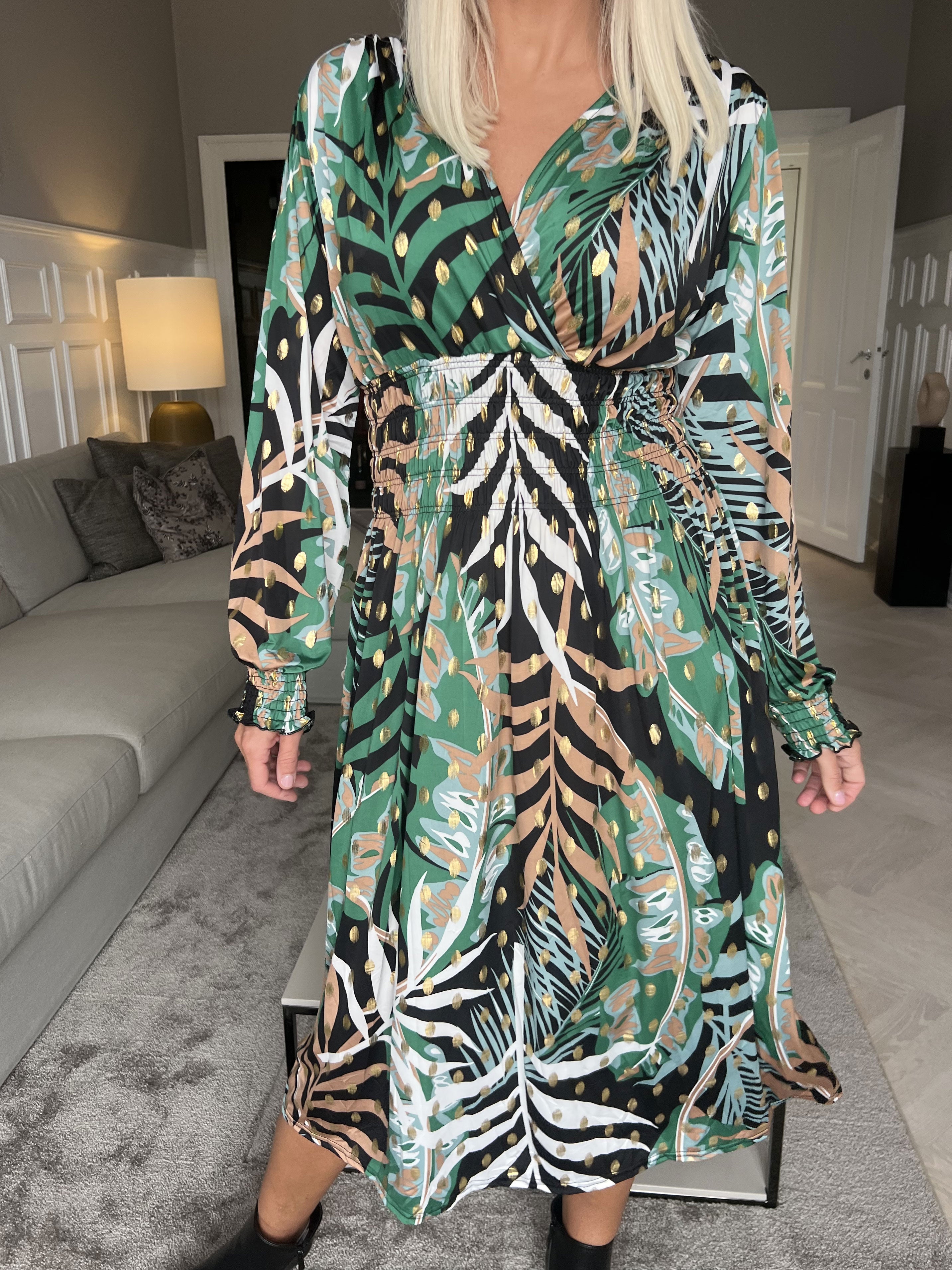 Pams Forest Midi L/S - Elastisk kjole i krølfrit stof med lange ærmer