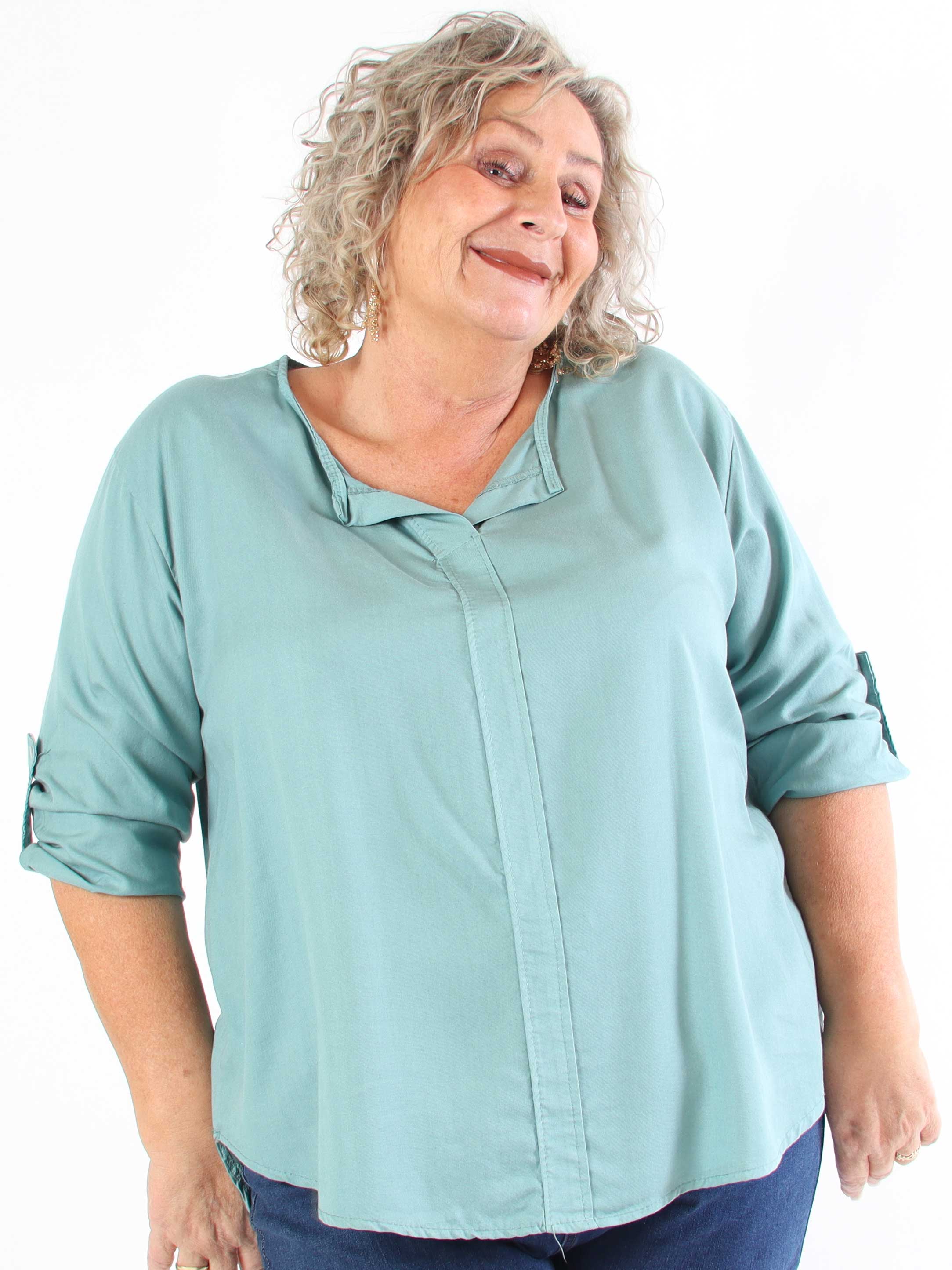 Emelda - Let plain plus size skjorte lavet i lyocell