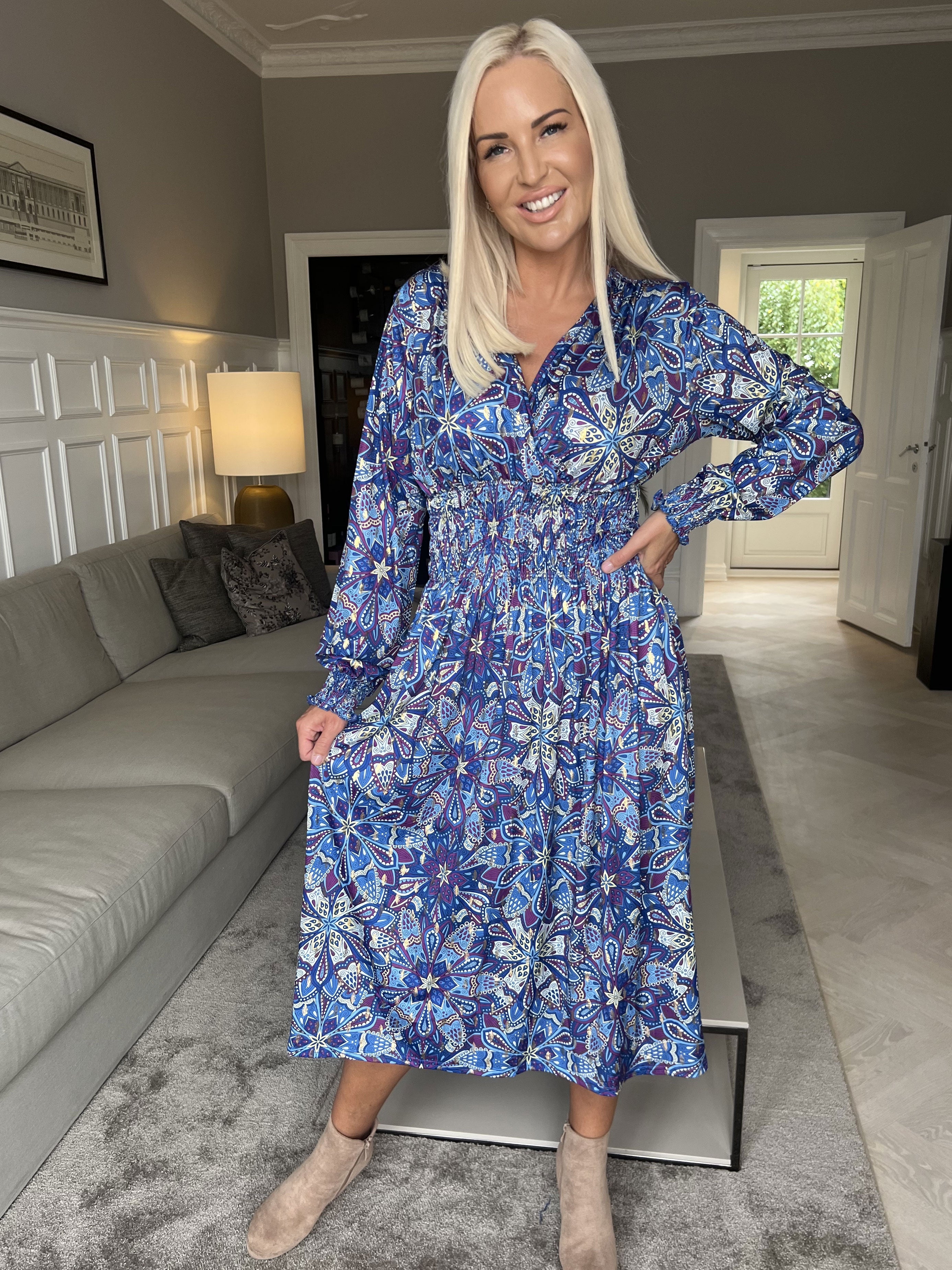 Pams Multi Midi L/S - Elastisk kjole i krølfrit stof med lange ærmer