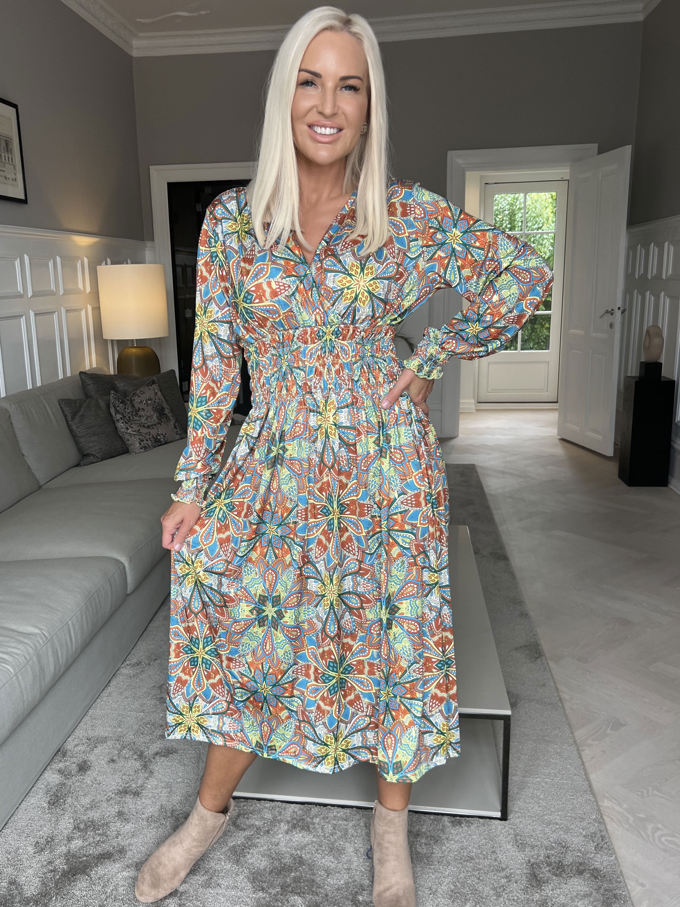 Pams Multi Midi L/S - Elastisk kjole i krølfrit stof med lange ærmer