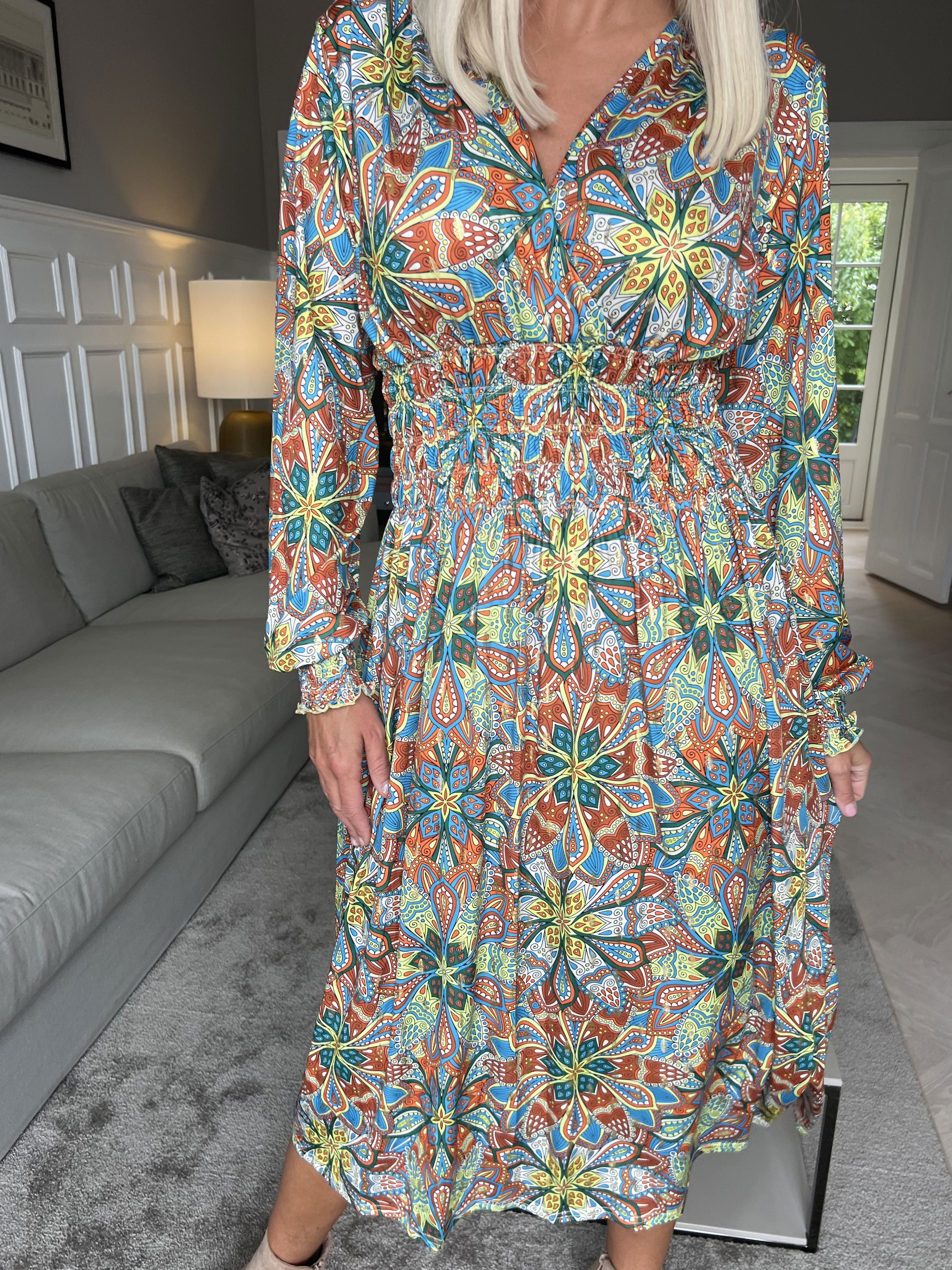 Pams Multi Midi L/S - Elastisk kjole i krølfrit stof med lange ærmer