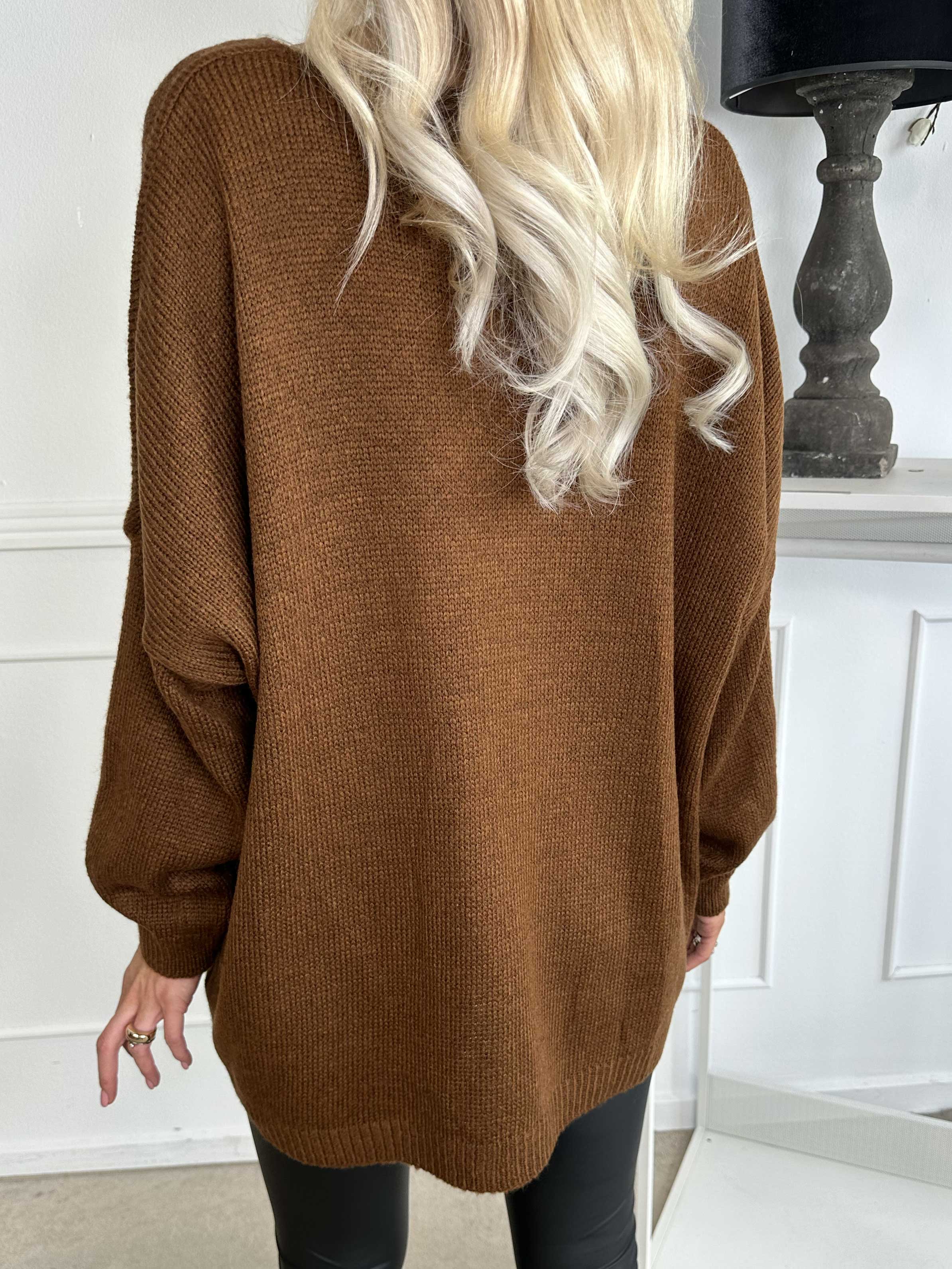 Omaria - Strikbluse med fyrværkeri på