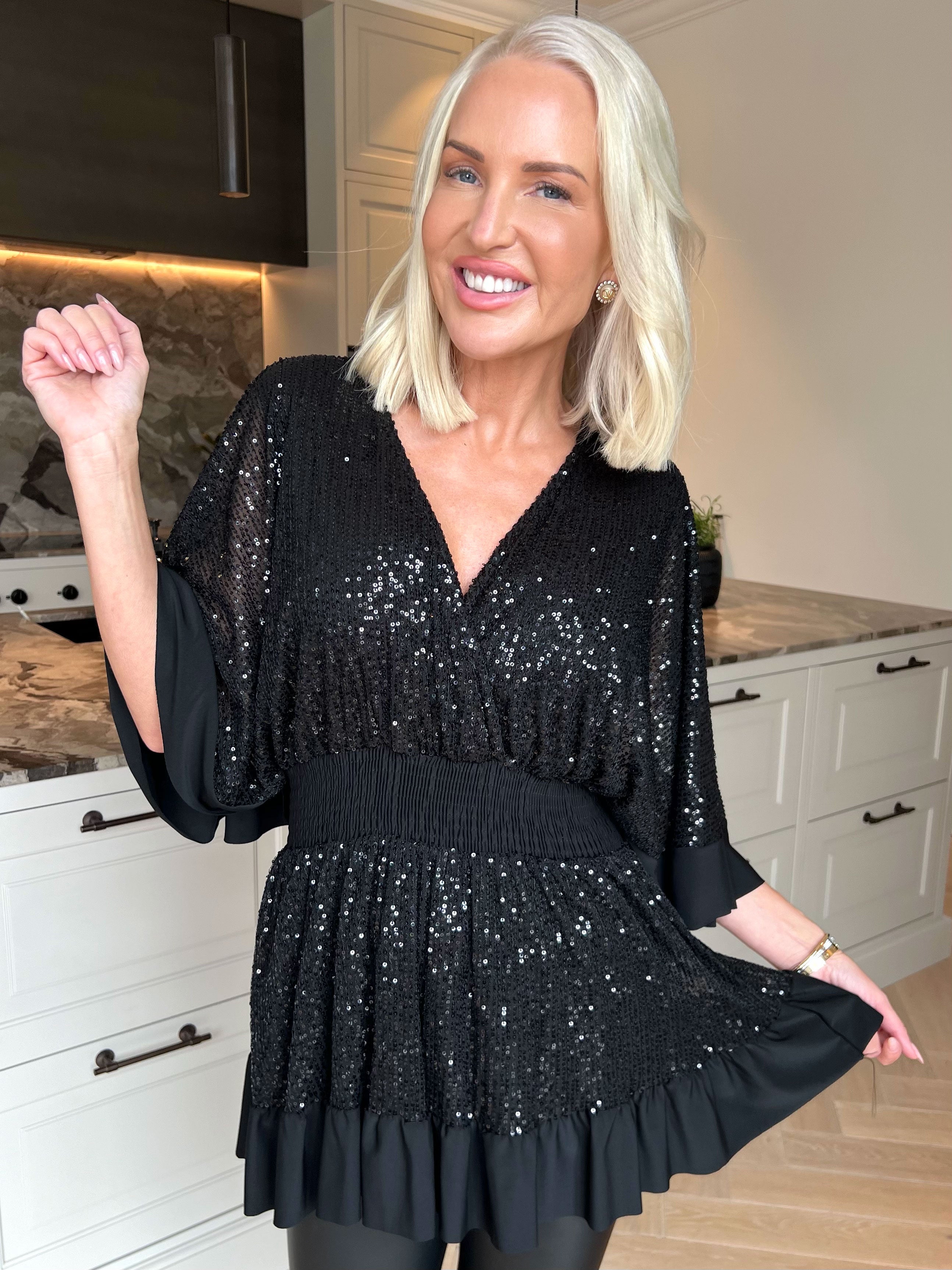 Pamela Glitter Shirt - Paillettunika med smock og flæser