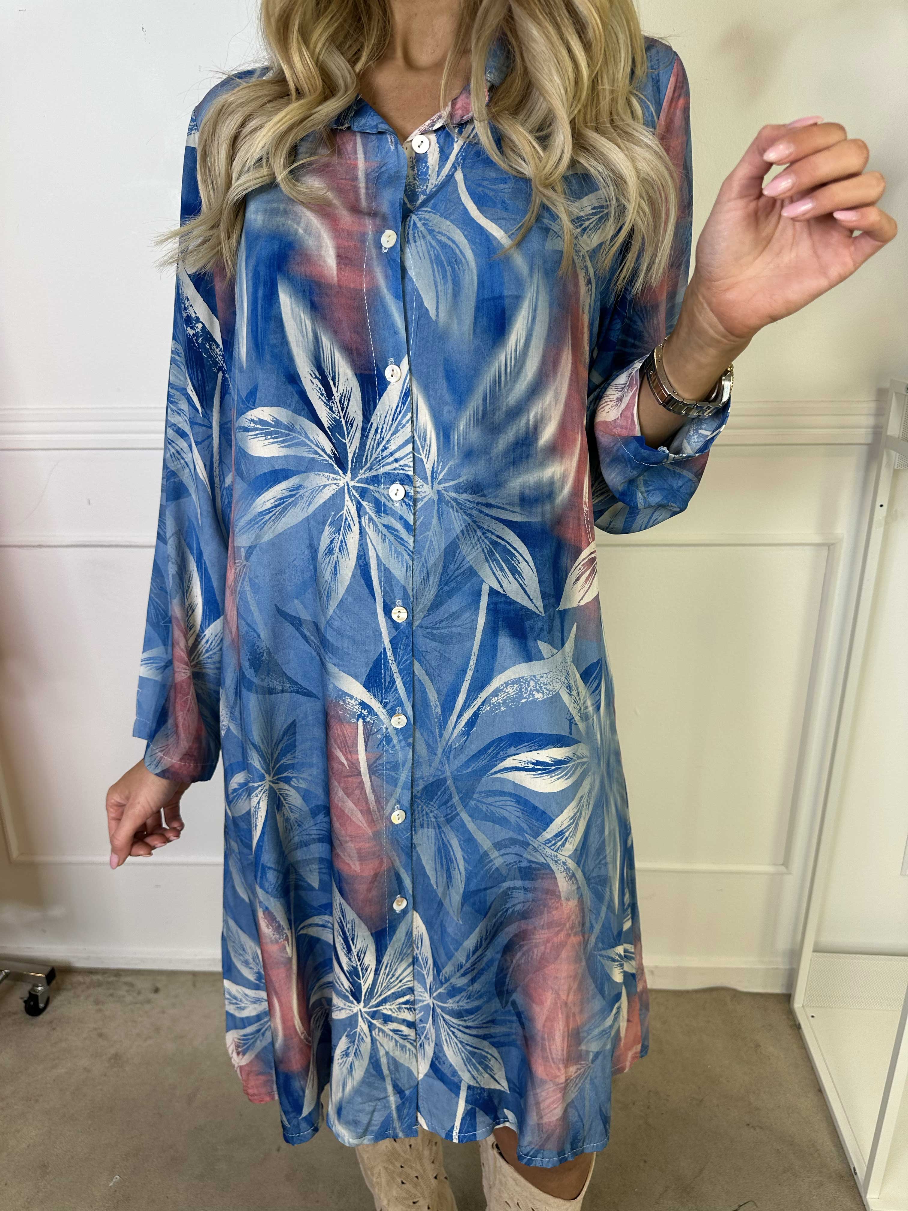 Iria - Skjortekjole i viskose med bladmotiver