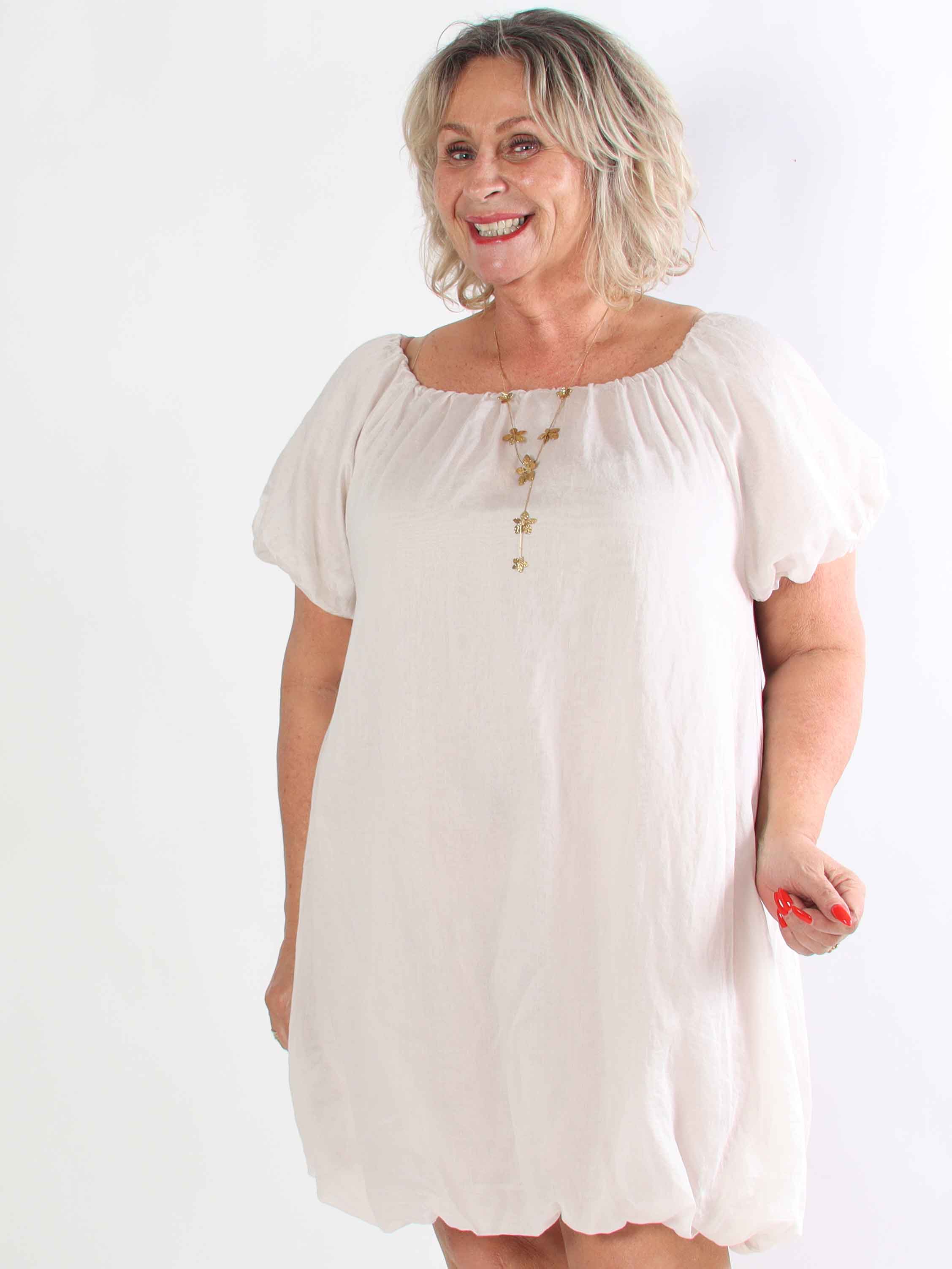 Isabel - Luftig plus size kjole i viskose med let puf-effekt