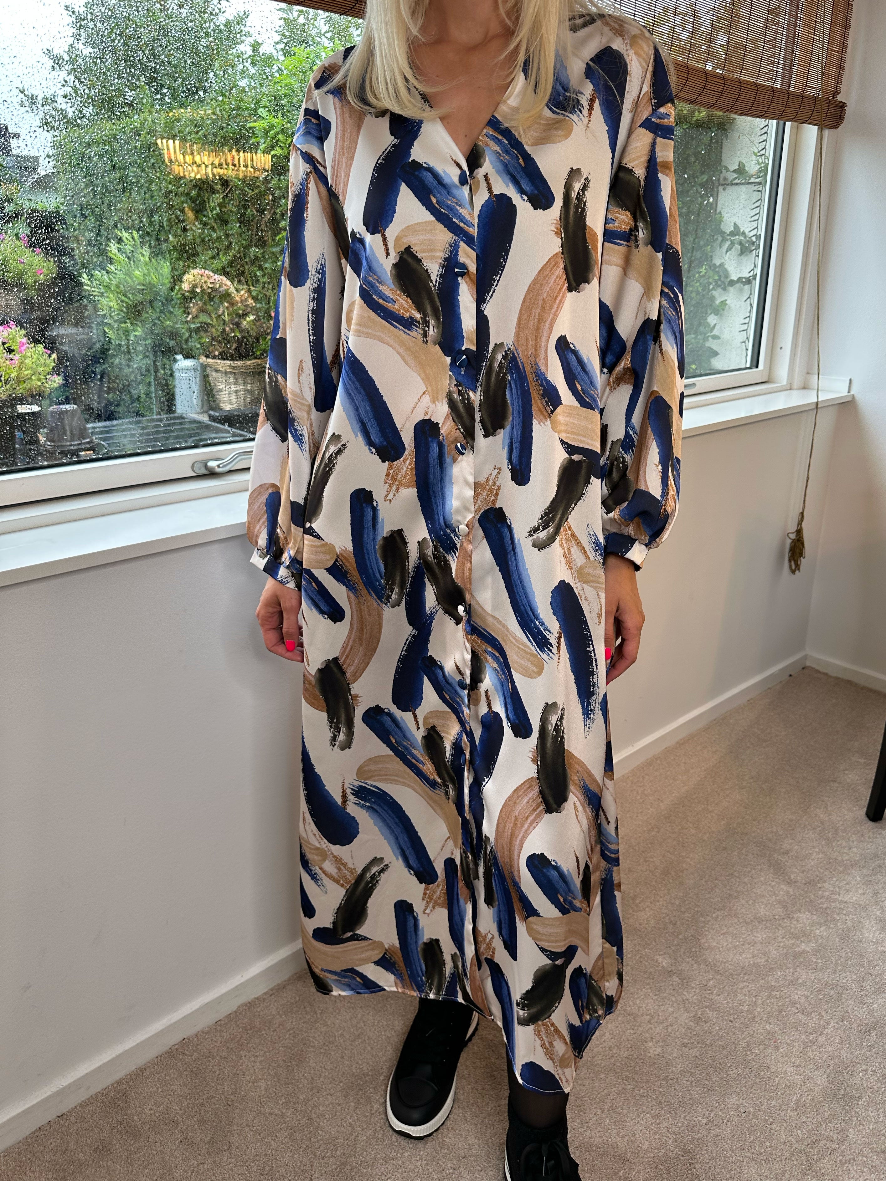 Ivanna - Lang mønstret tunikakjole i silkelook