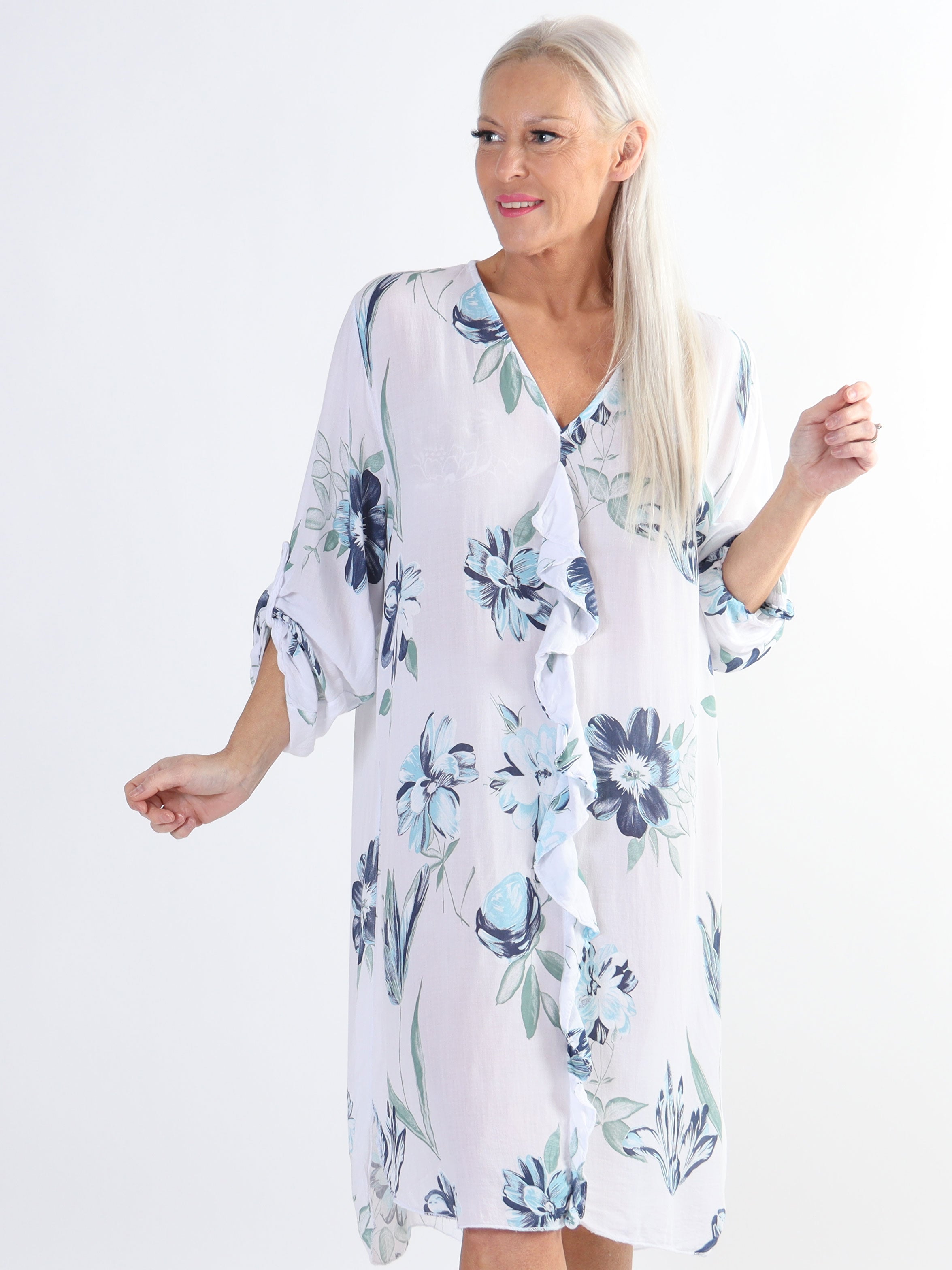 Jaana - Sød plus size tunikakjole med flæser foran