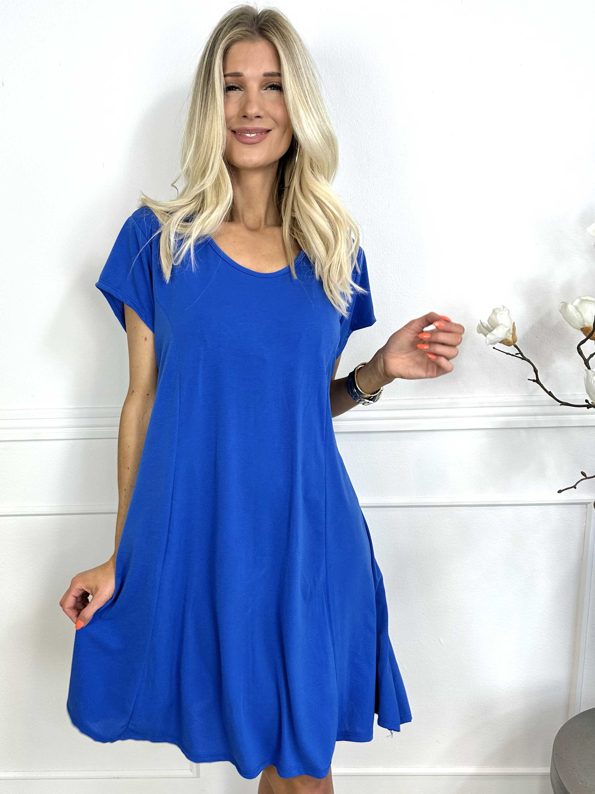 Janina - Ensfarvet kjole i blødt elastisk stof