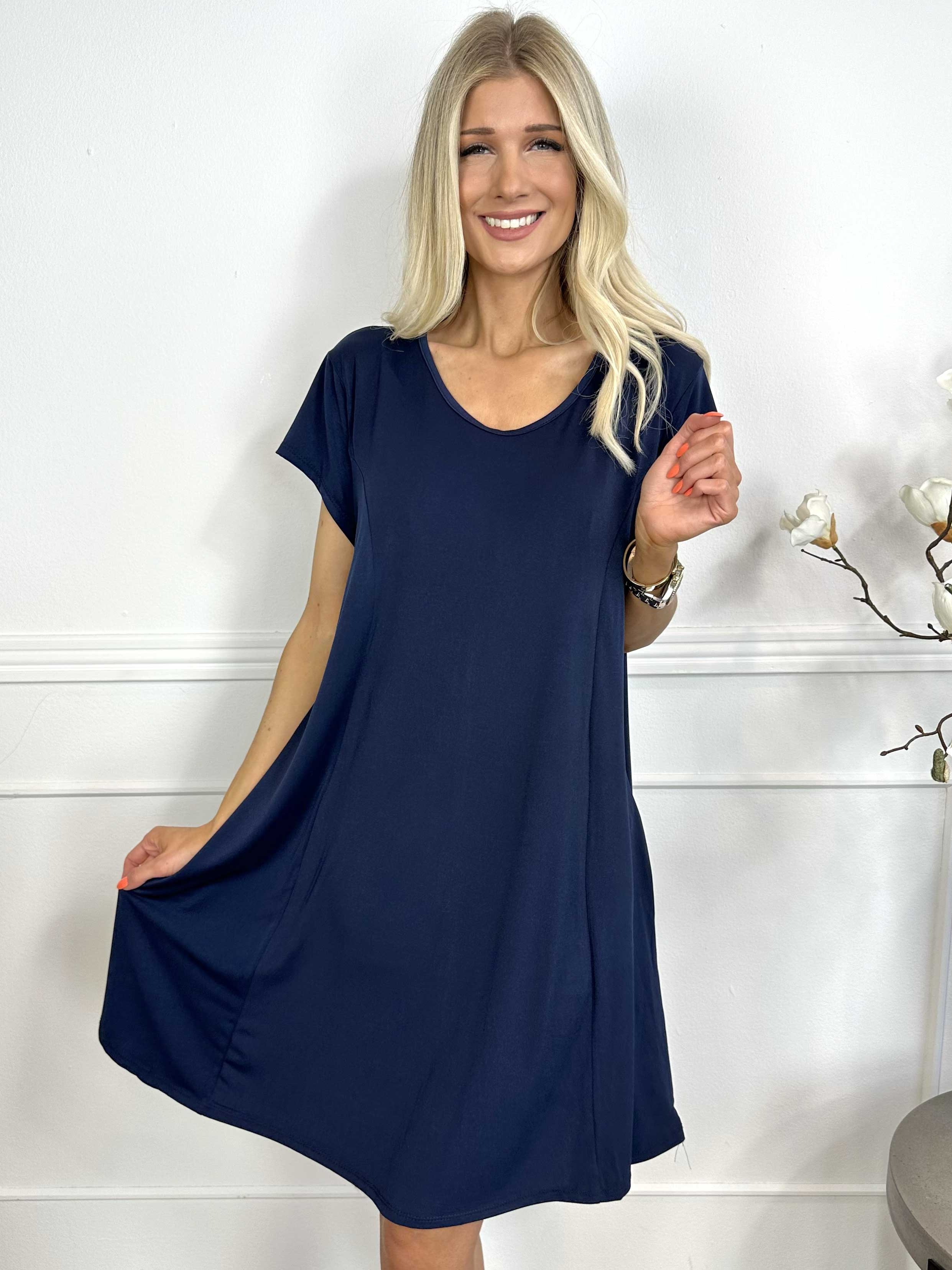 Janina - Ensfarvet kjole i blødt elastisk stof