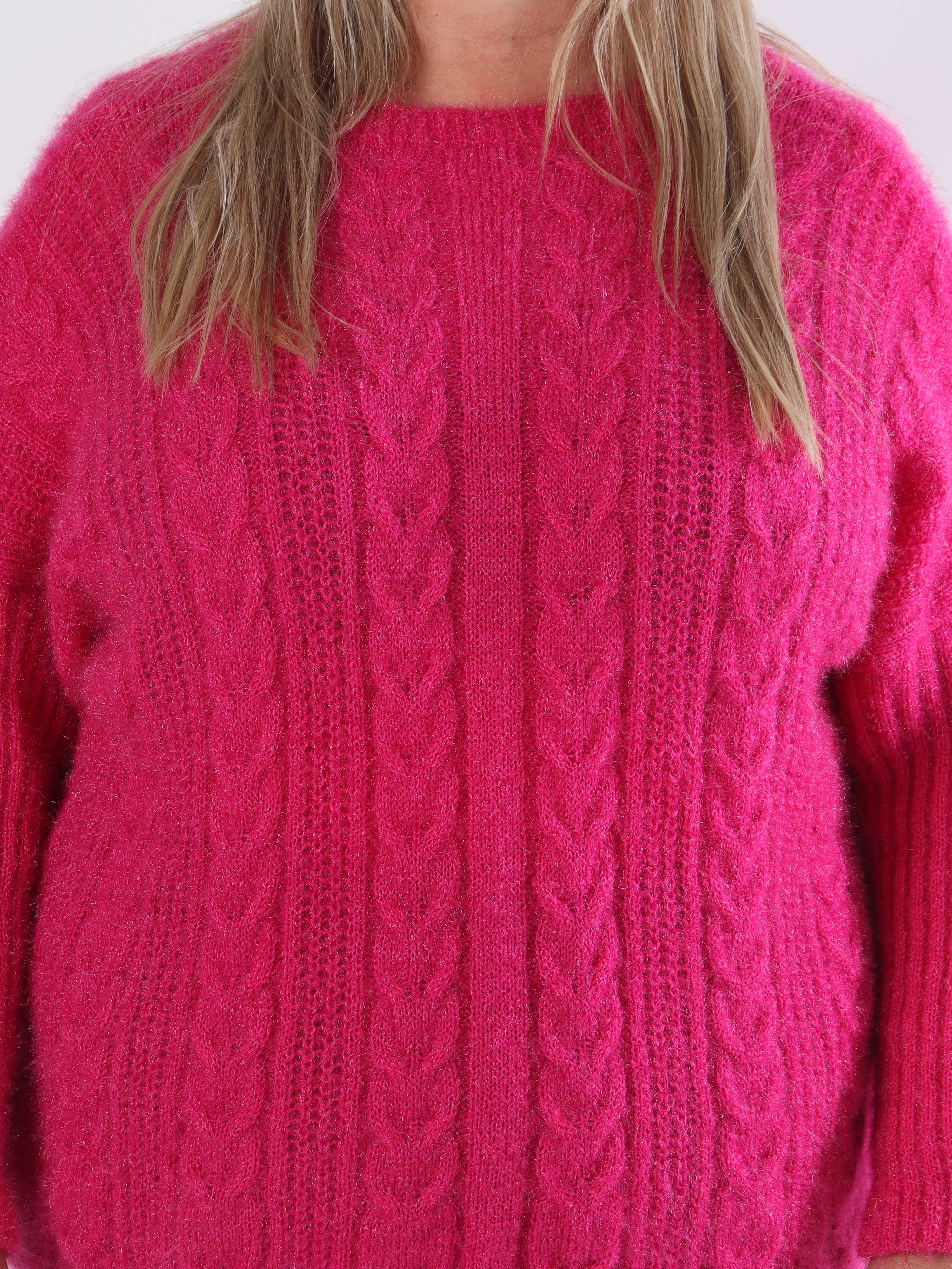 Johanna - Plus size strikbluse med kabelstrik i shiny strik