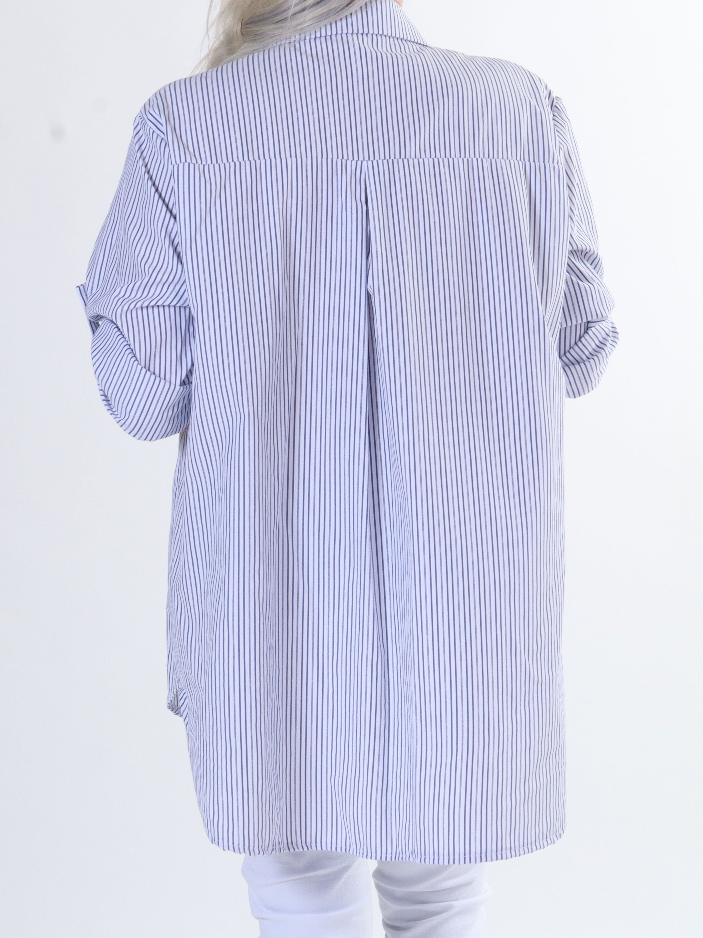 Johanne - Sød stribet plus size skjorte