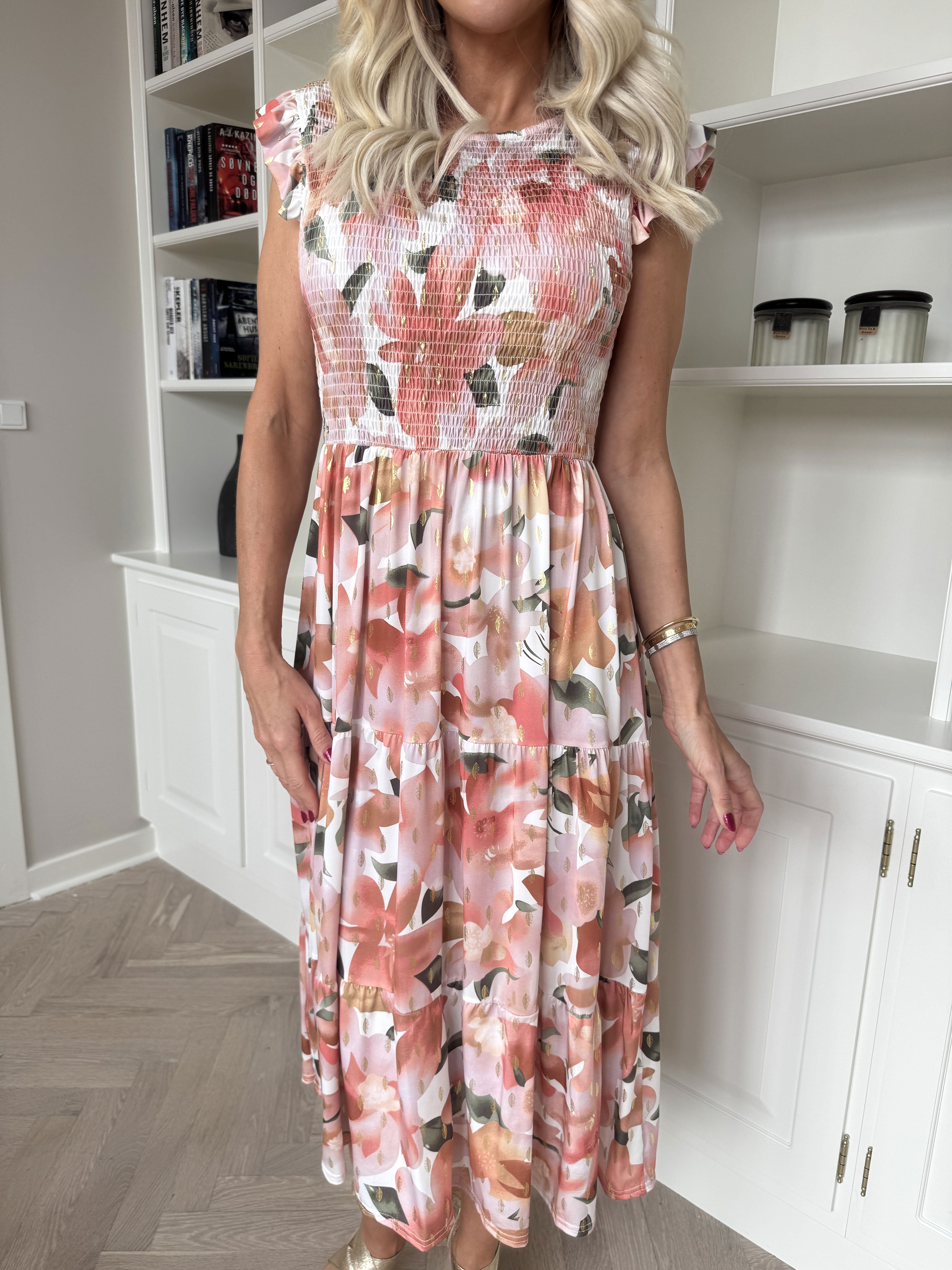 Kelly Floral Sleeveless - Blomstret kjole med smock over brystet