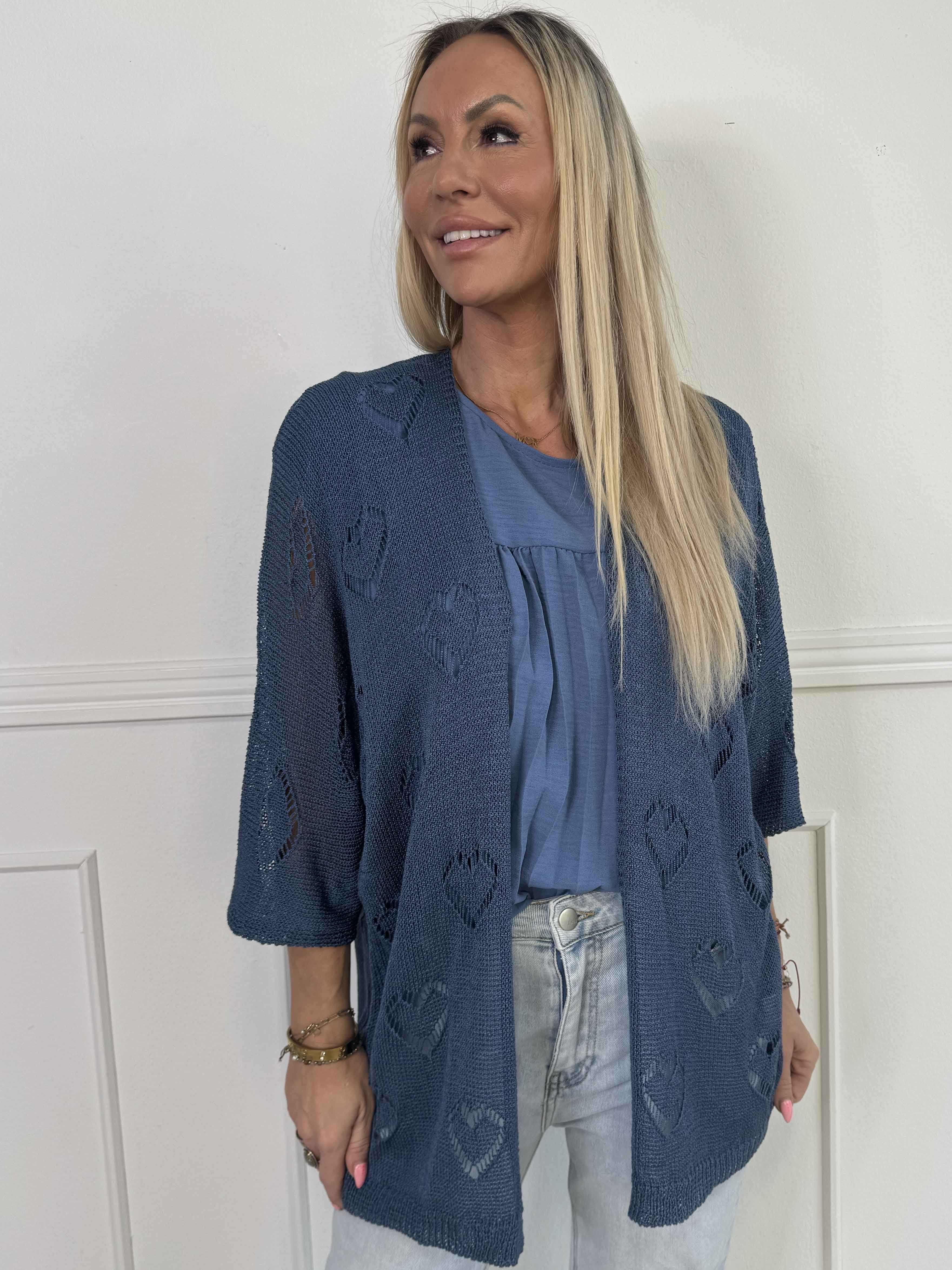 Kerry - Strikcardigan med fint hullet hjertemønster