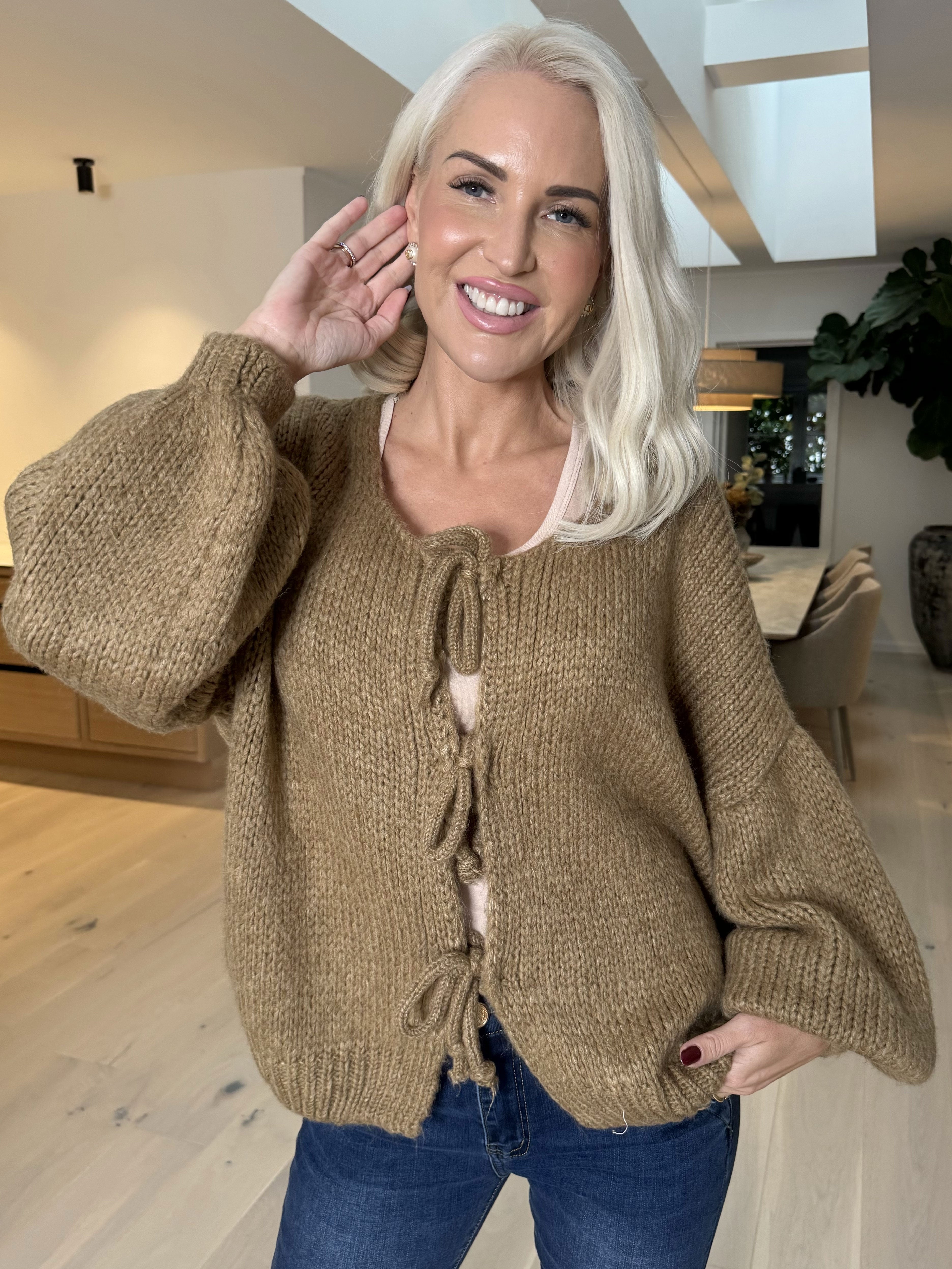 Kimberly - Sød tyk strikcardigan med sløjfer