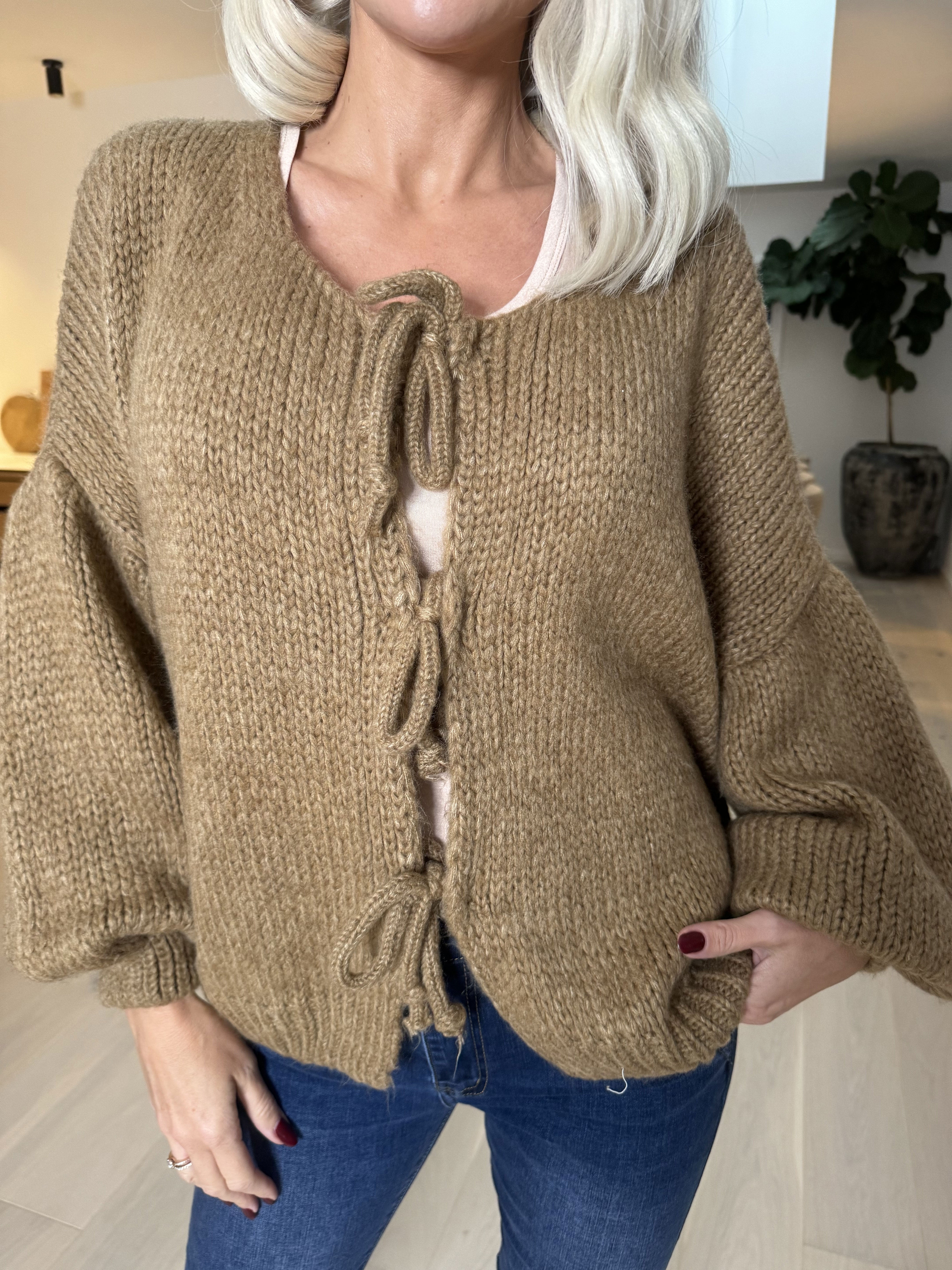 Kimberly - Sød tyk strikcardigan med sløjfer