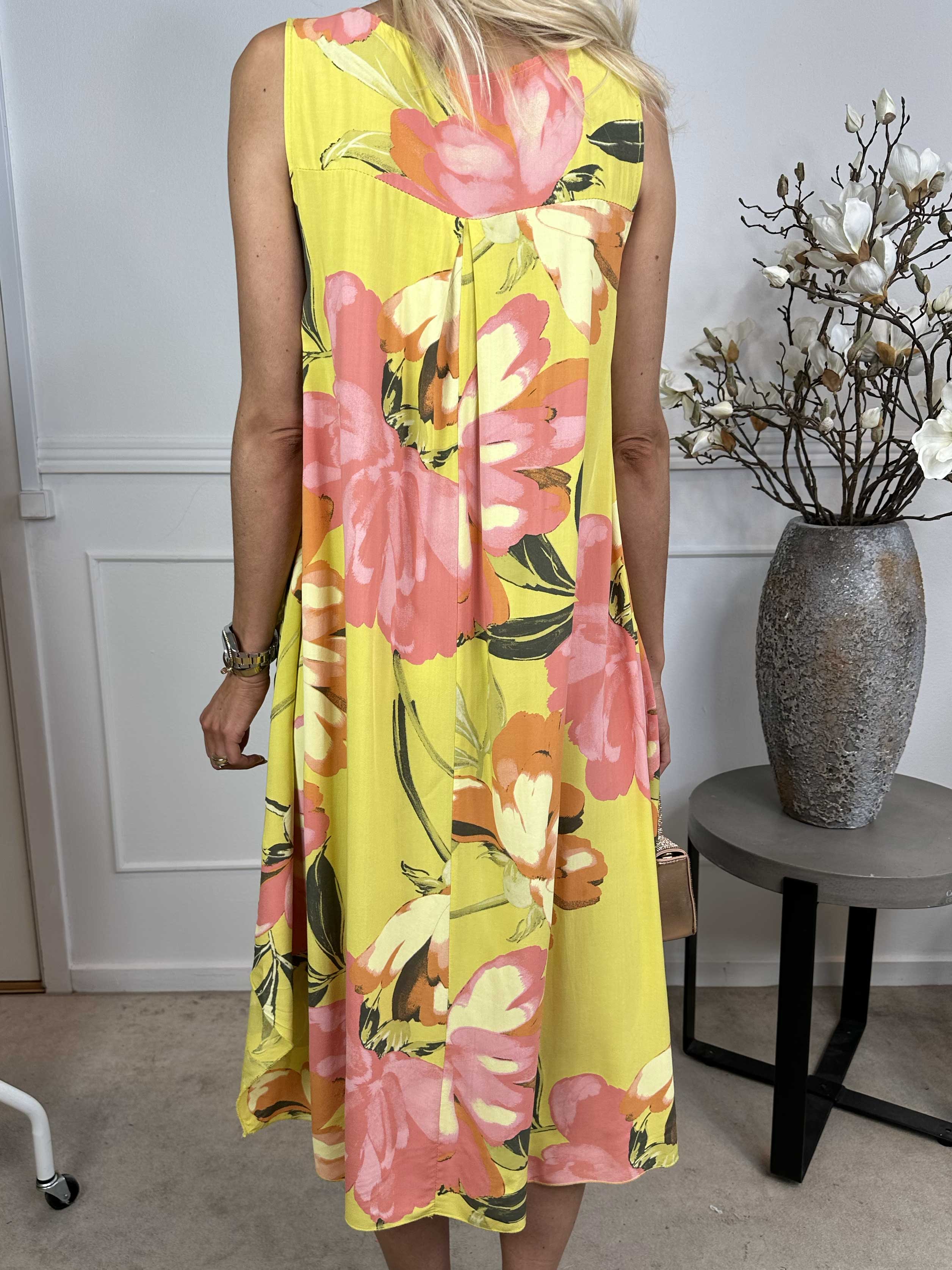 Kirsi - Sød blomstret sommerkjole i viskose med lommer