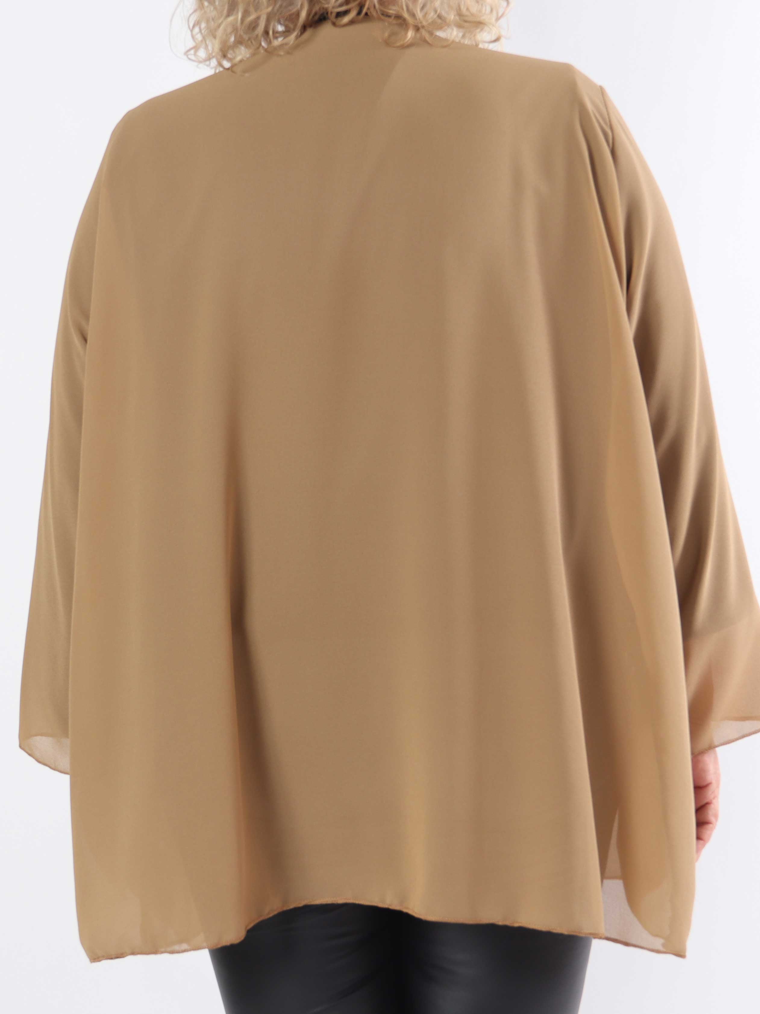 Layla - Kort let plus size cardigan i chiffon