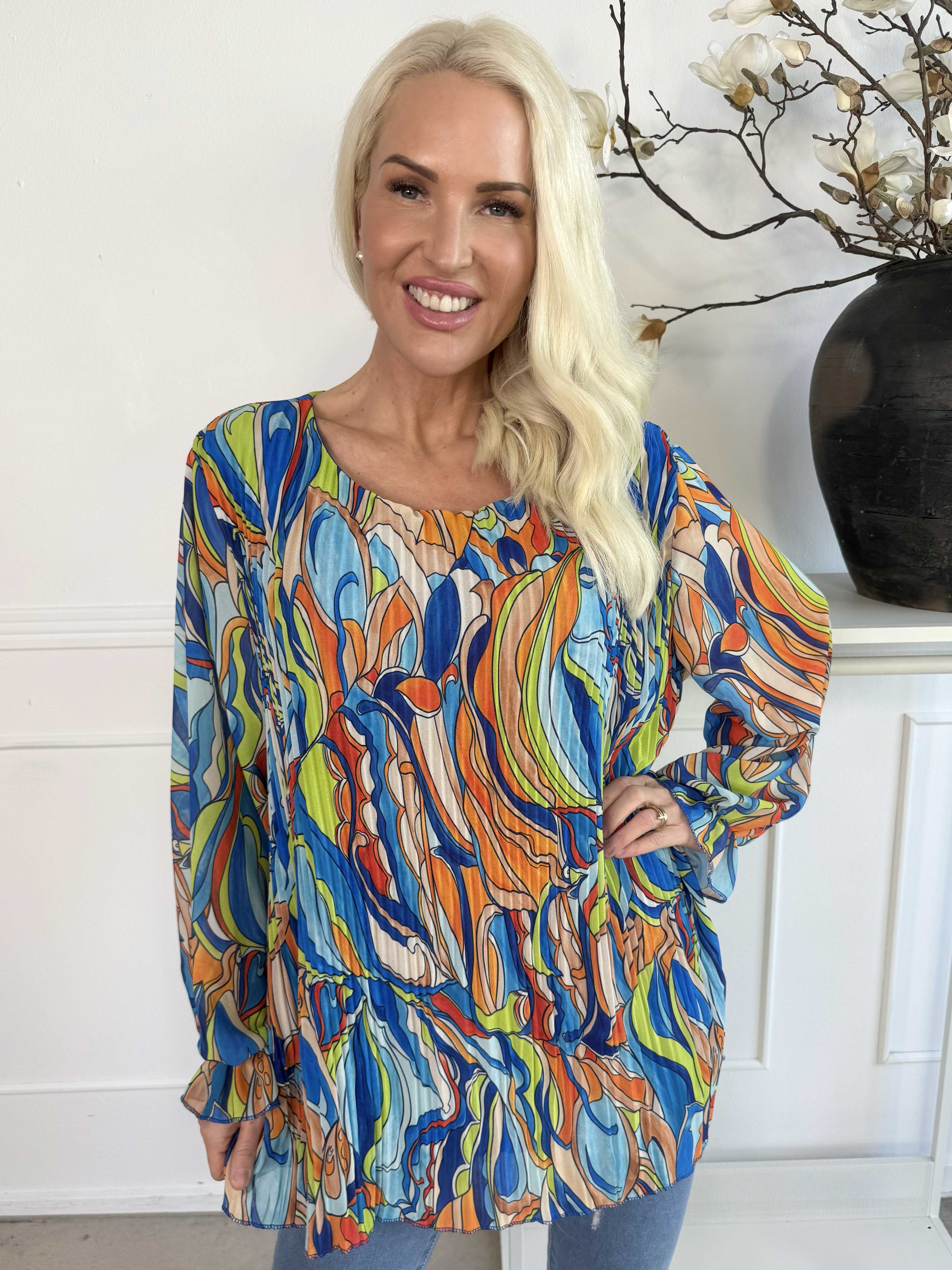 Lilia - Mønstret plisseret bluse