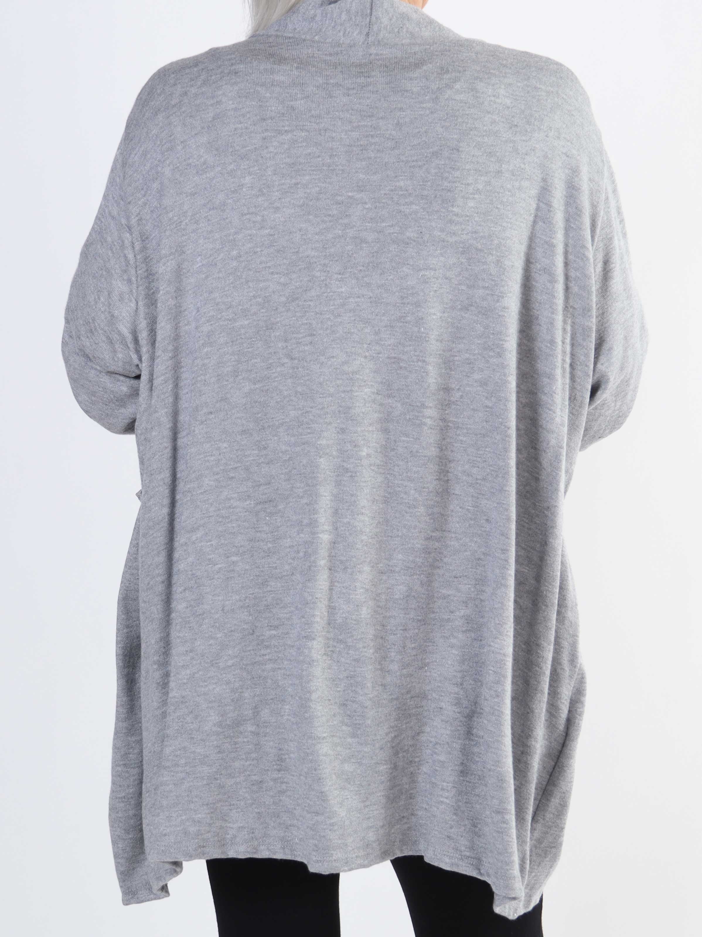 Lilja - Blød plus size cardigan med lille flæsekant