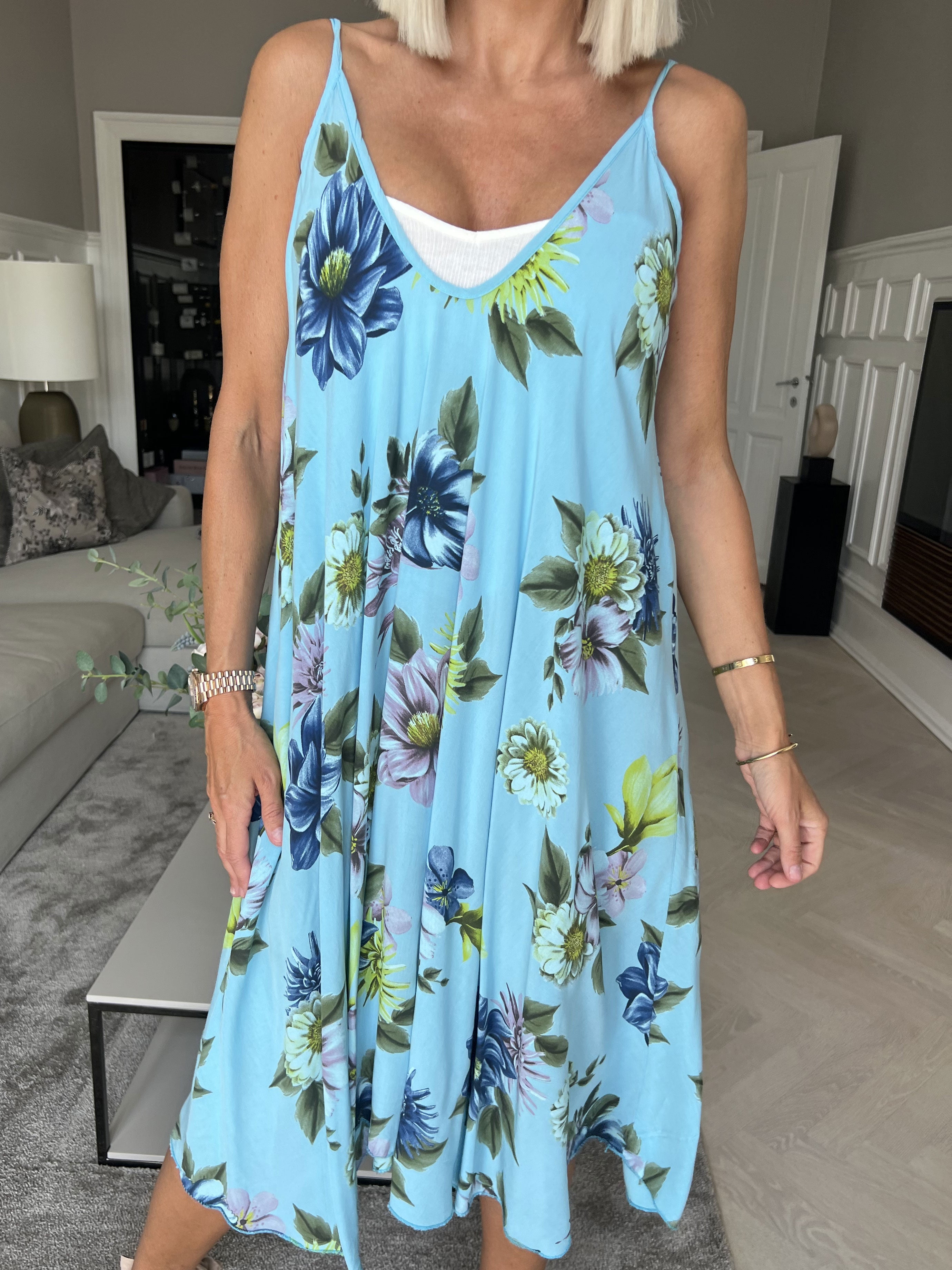 Maddie Flower - Sød stropkjole med blomstermotiver