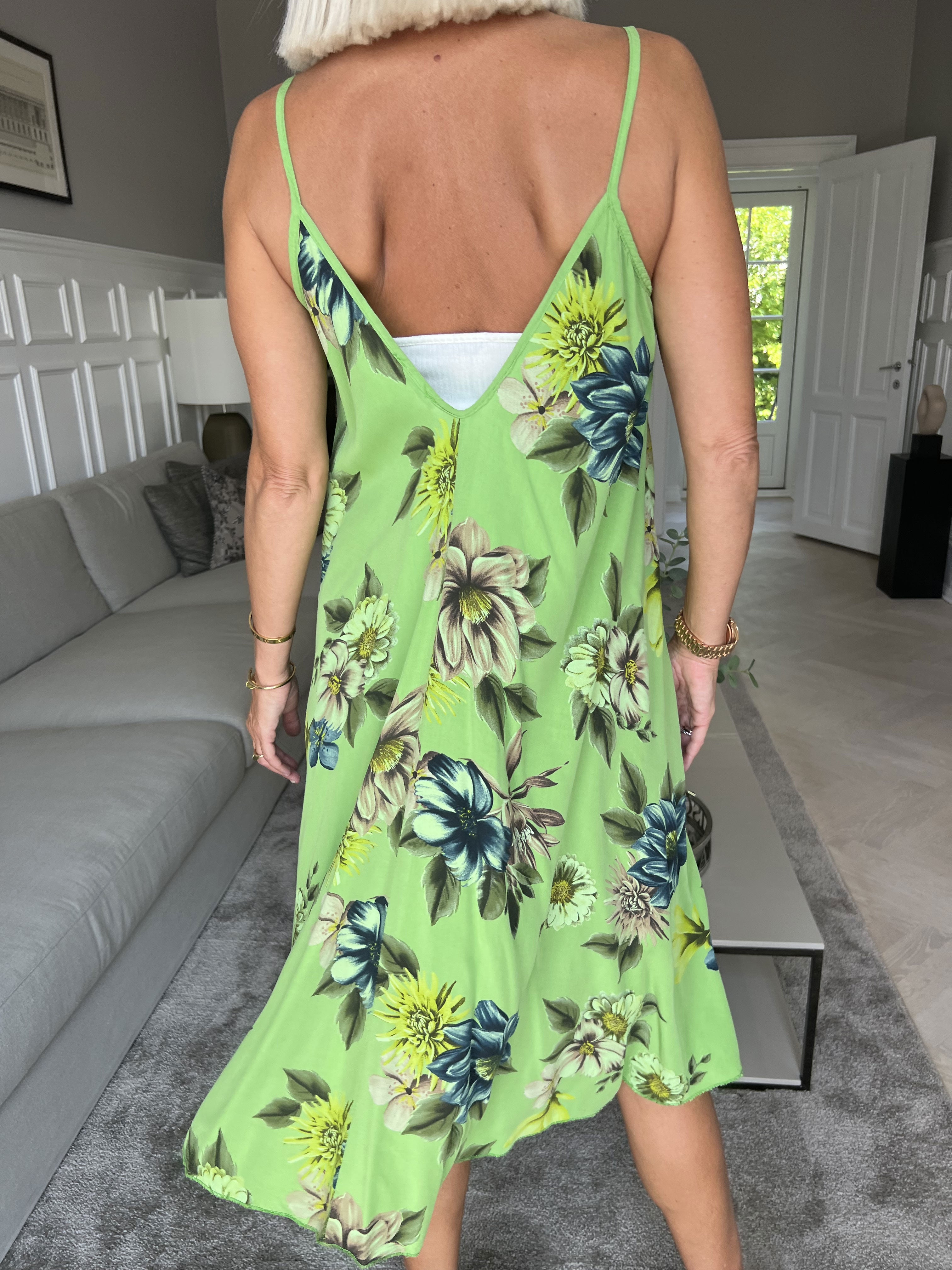 Maddie Flower - Sød stropkjole med blomstermotiver