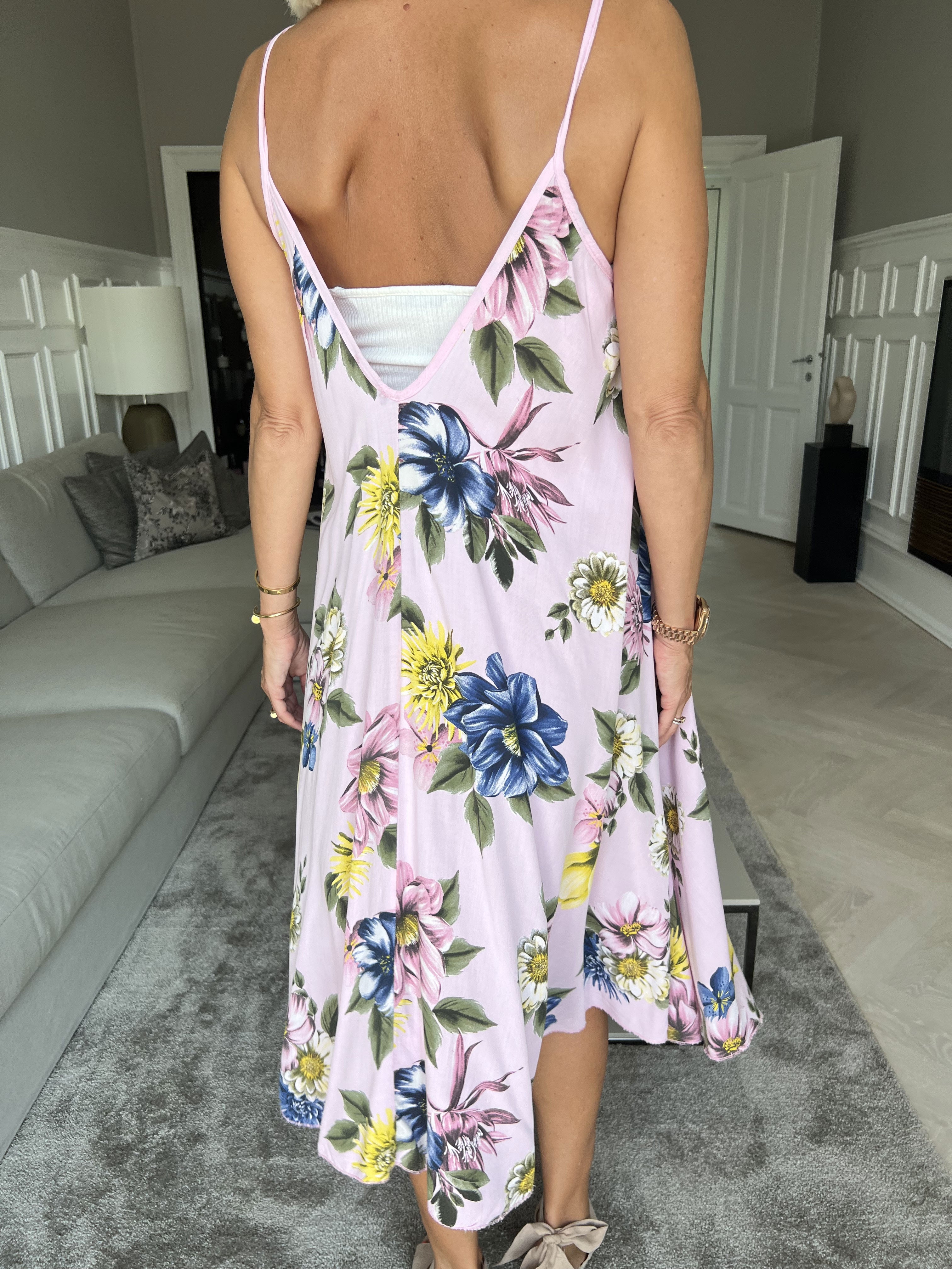 Maddie Flower - Sød stropkjole med blomstermotiver