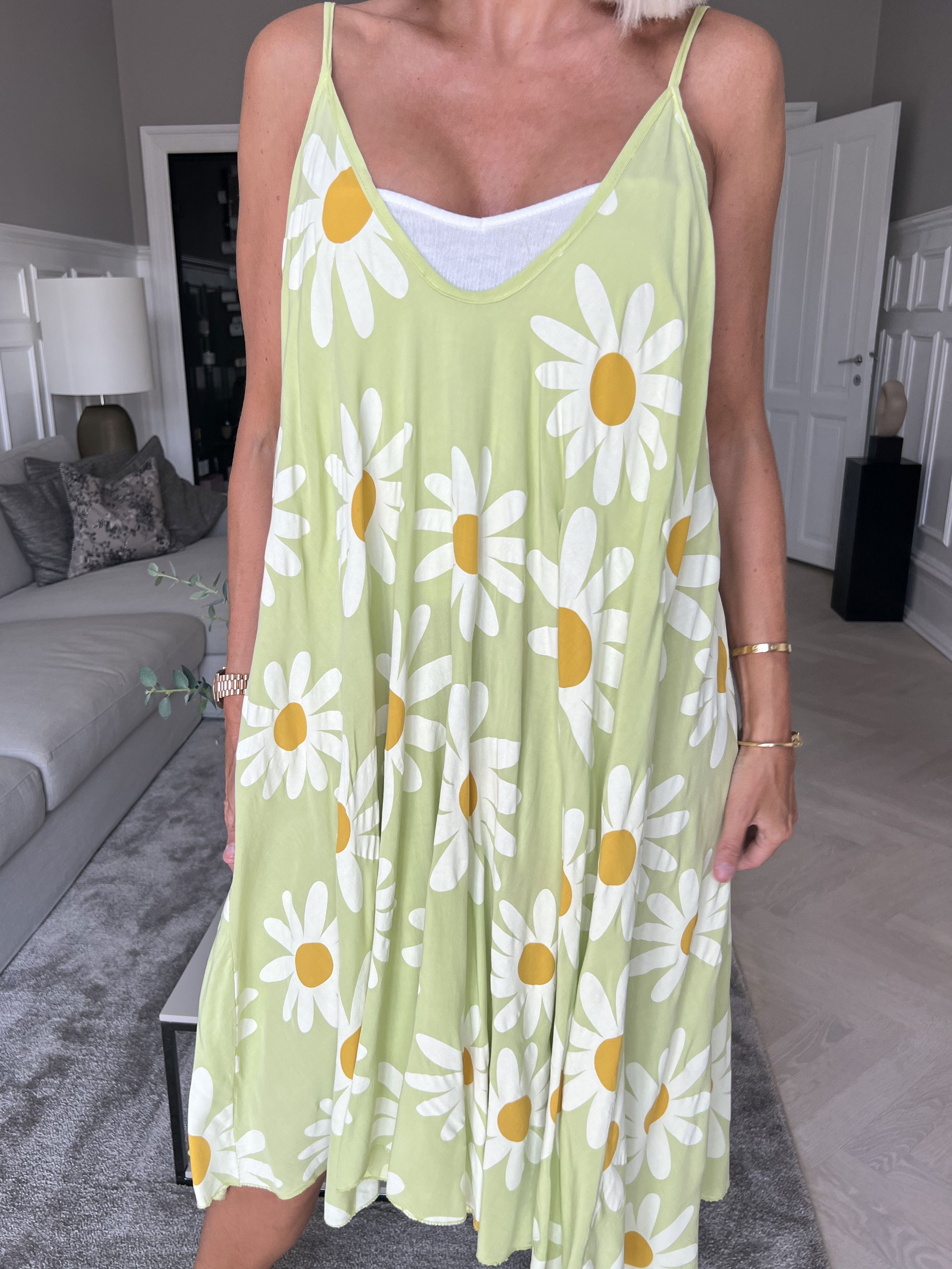 Maddie Sunflower - Sød stropkjole med blomstermotiver