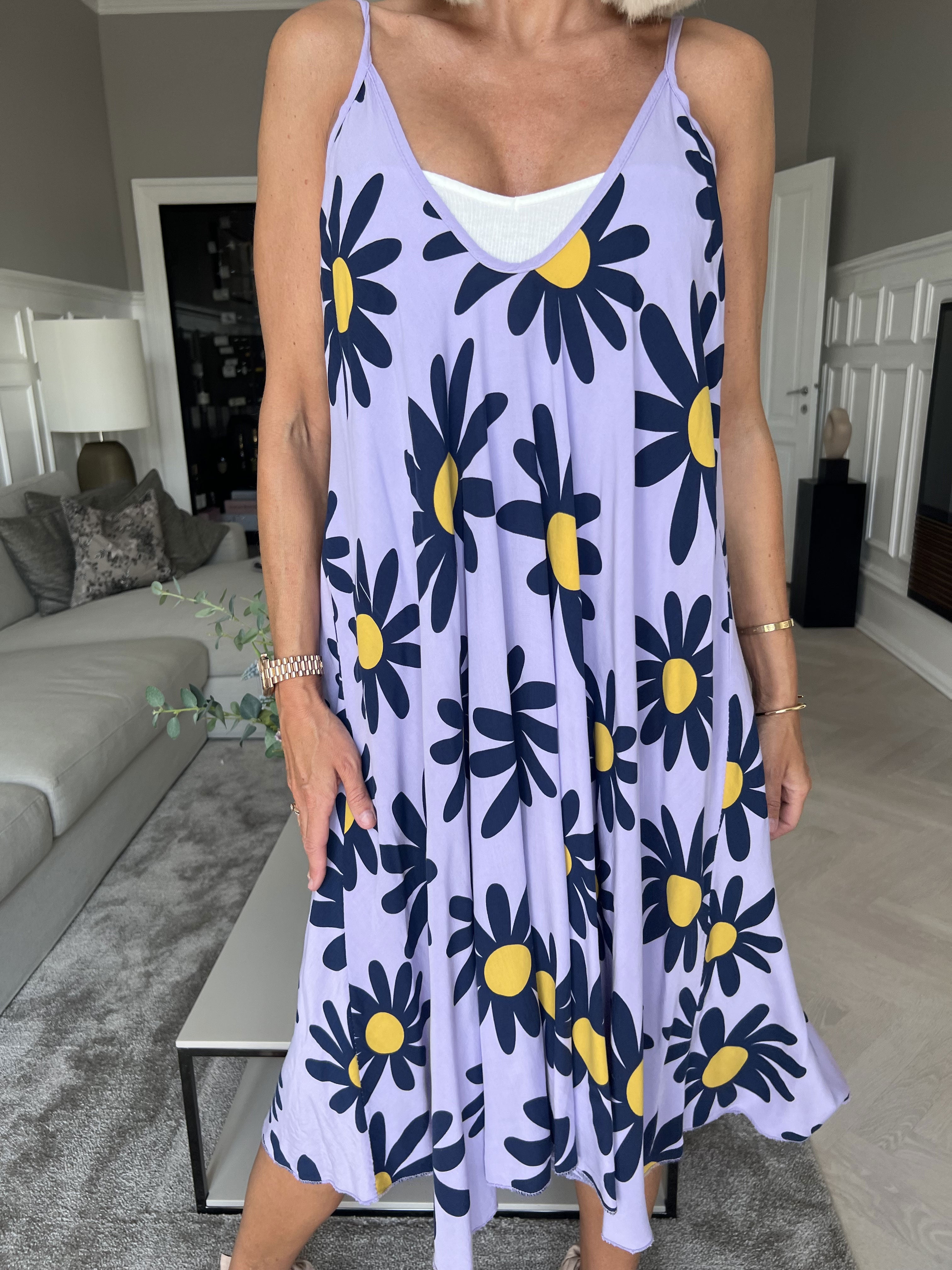 Maddie Sunflower - Sød stropkjole med blomstermotiver