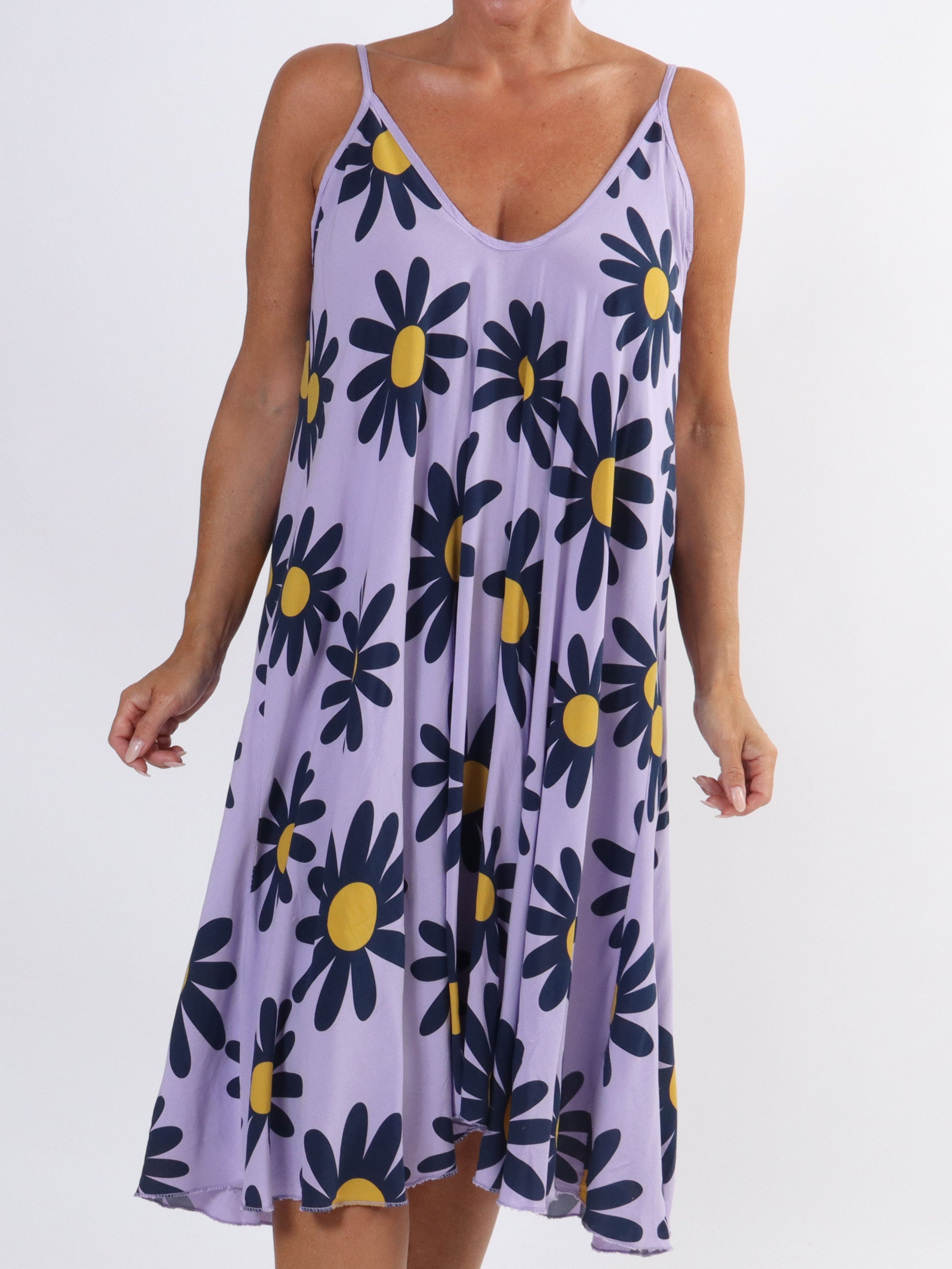 Maddie Sunflower - Sød plus size stropkjole med blomstermotiver