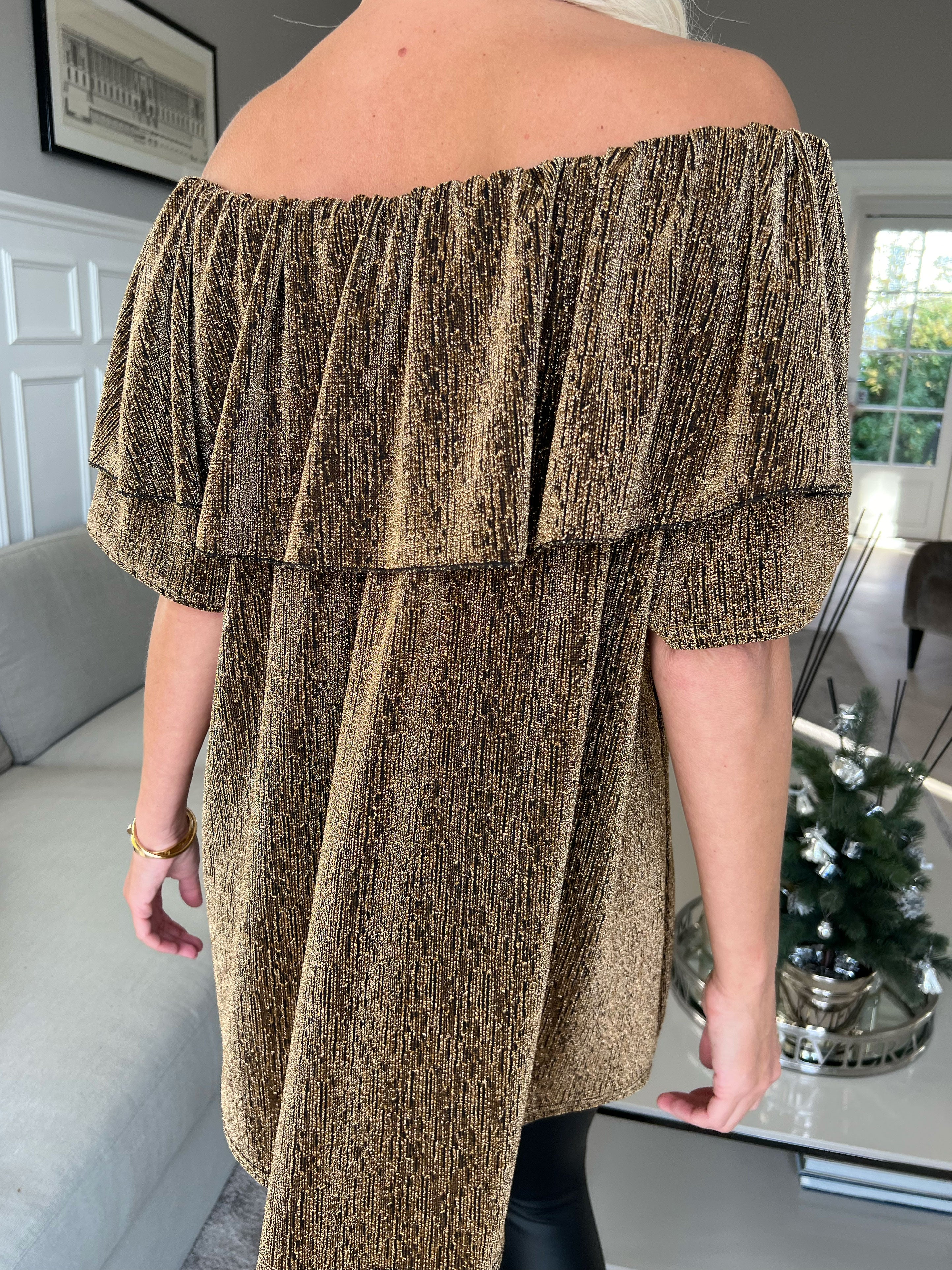 Maily - Off shoulder bluse med glimmertråde