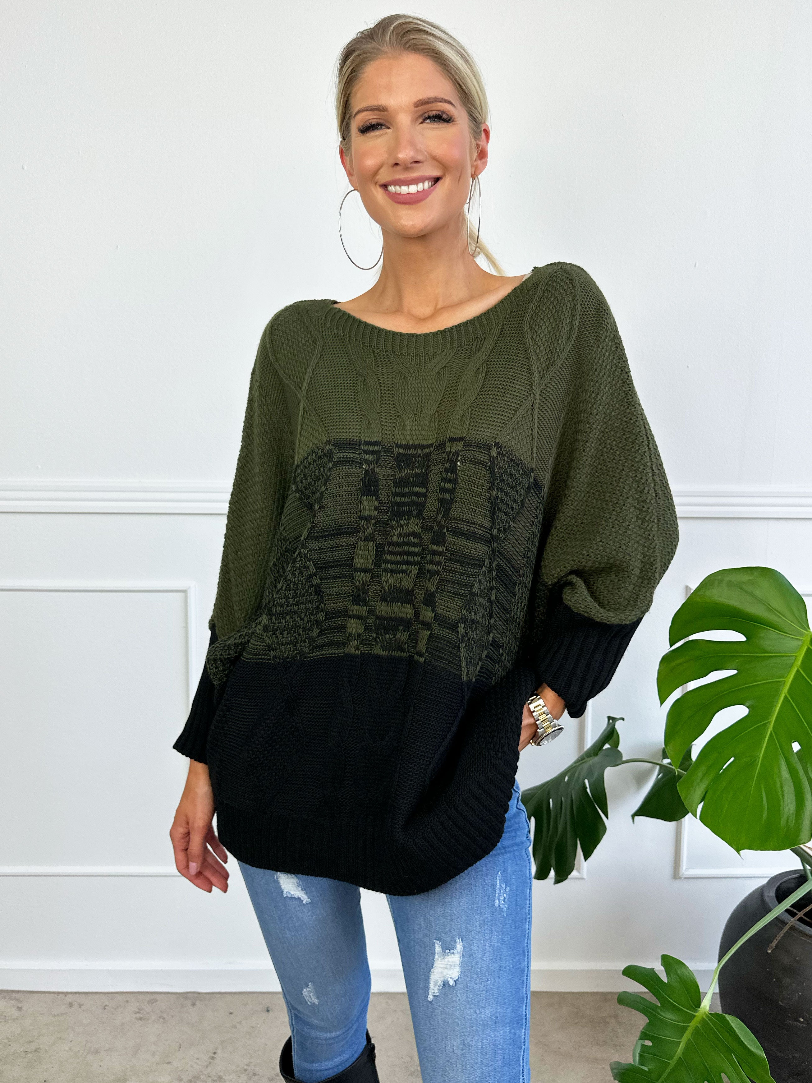 Malika - Flerfarvet strik med flagermusærmer