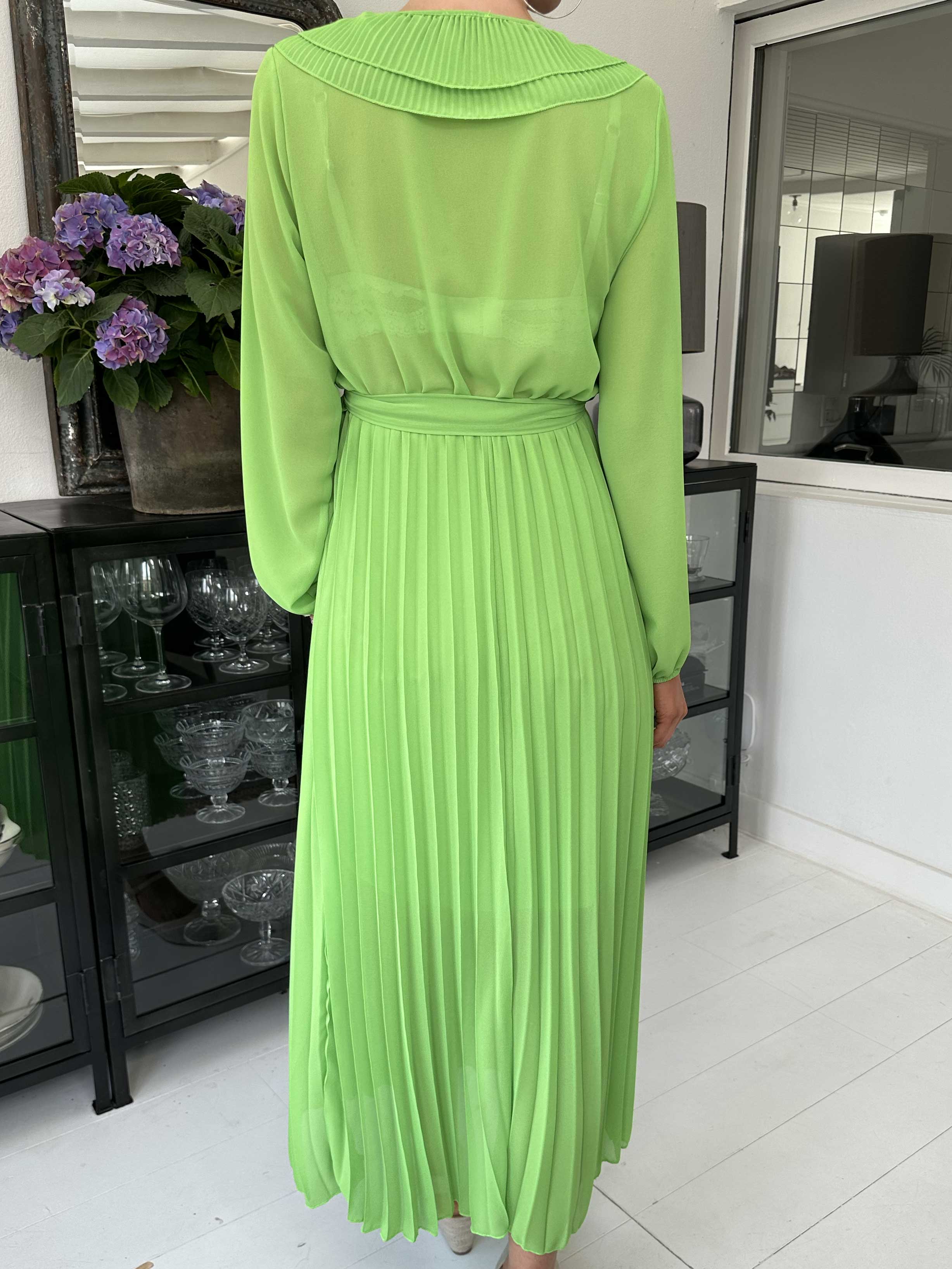 Marianna - Lang sommerkjole i chiffon og med flæsekanter