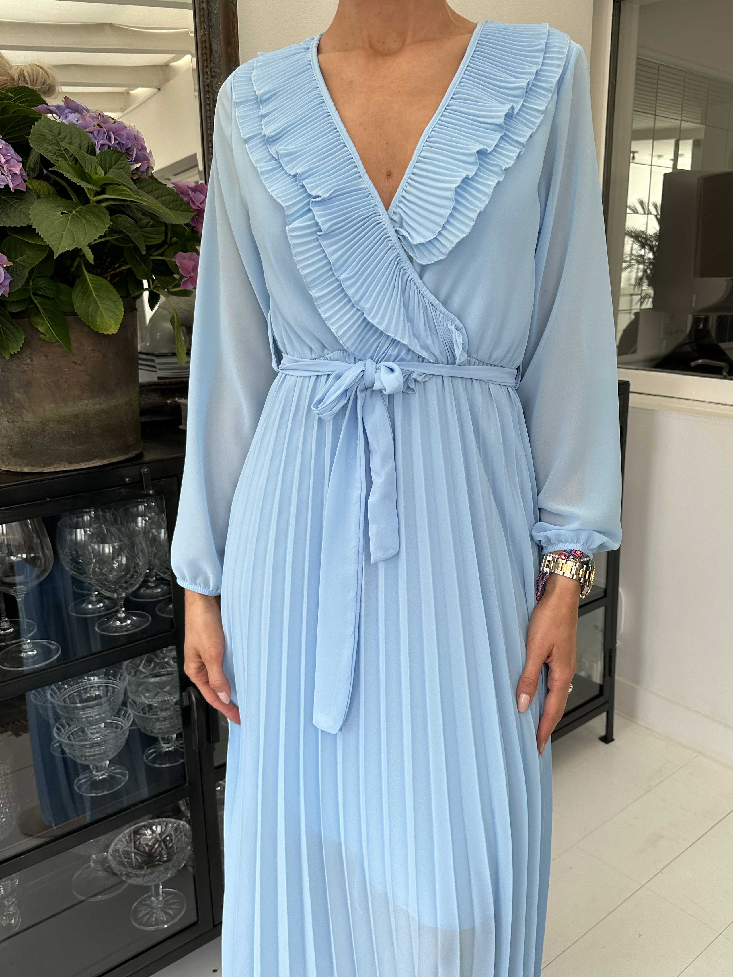 Marianna - Lang sommerkjole i chiffon og med flæsekanter