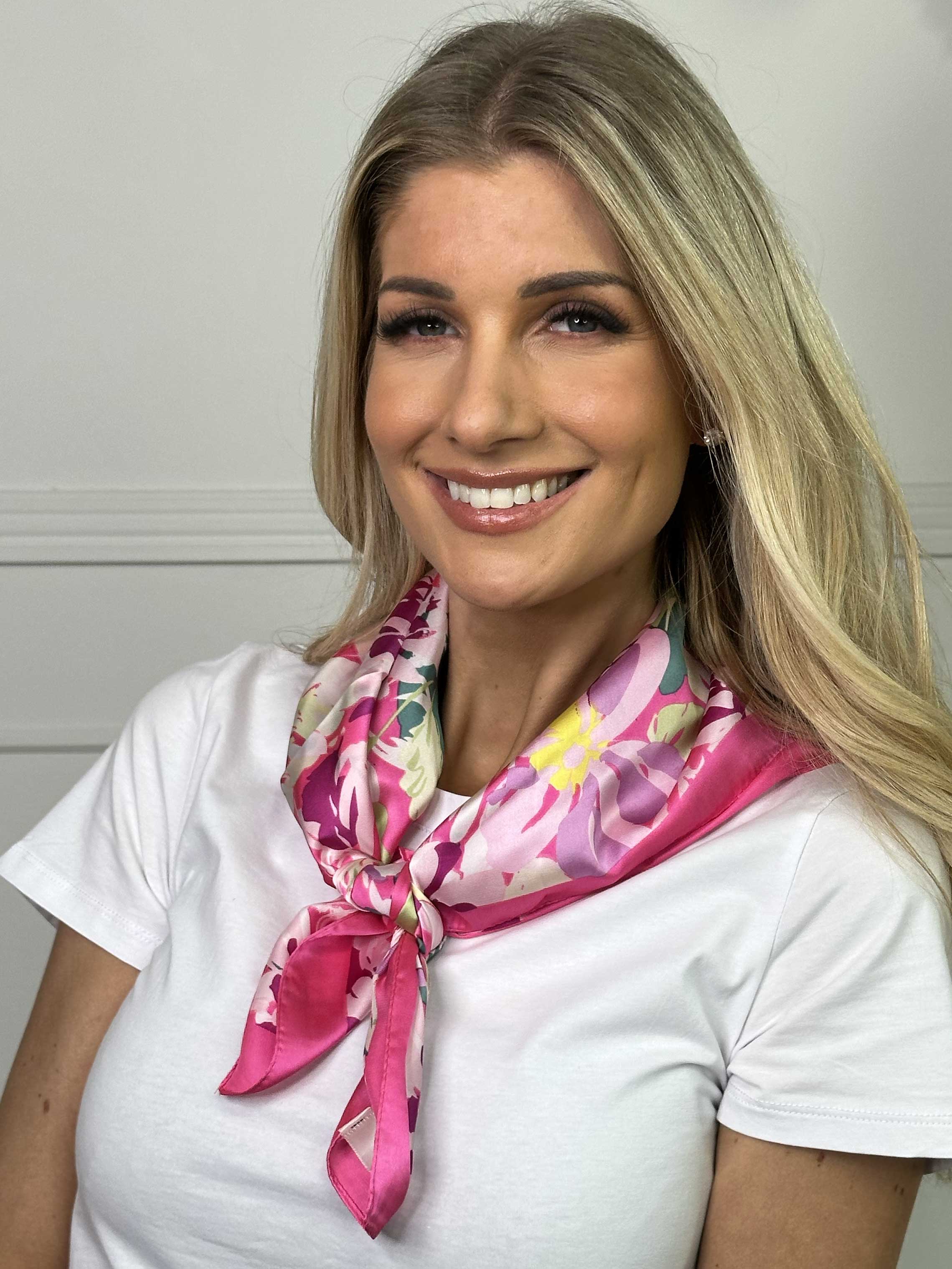 Mary - Sødt lille tørklæde med blomster