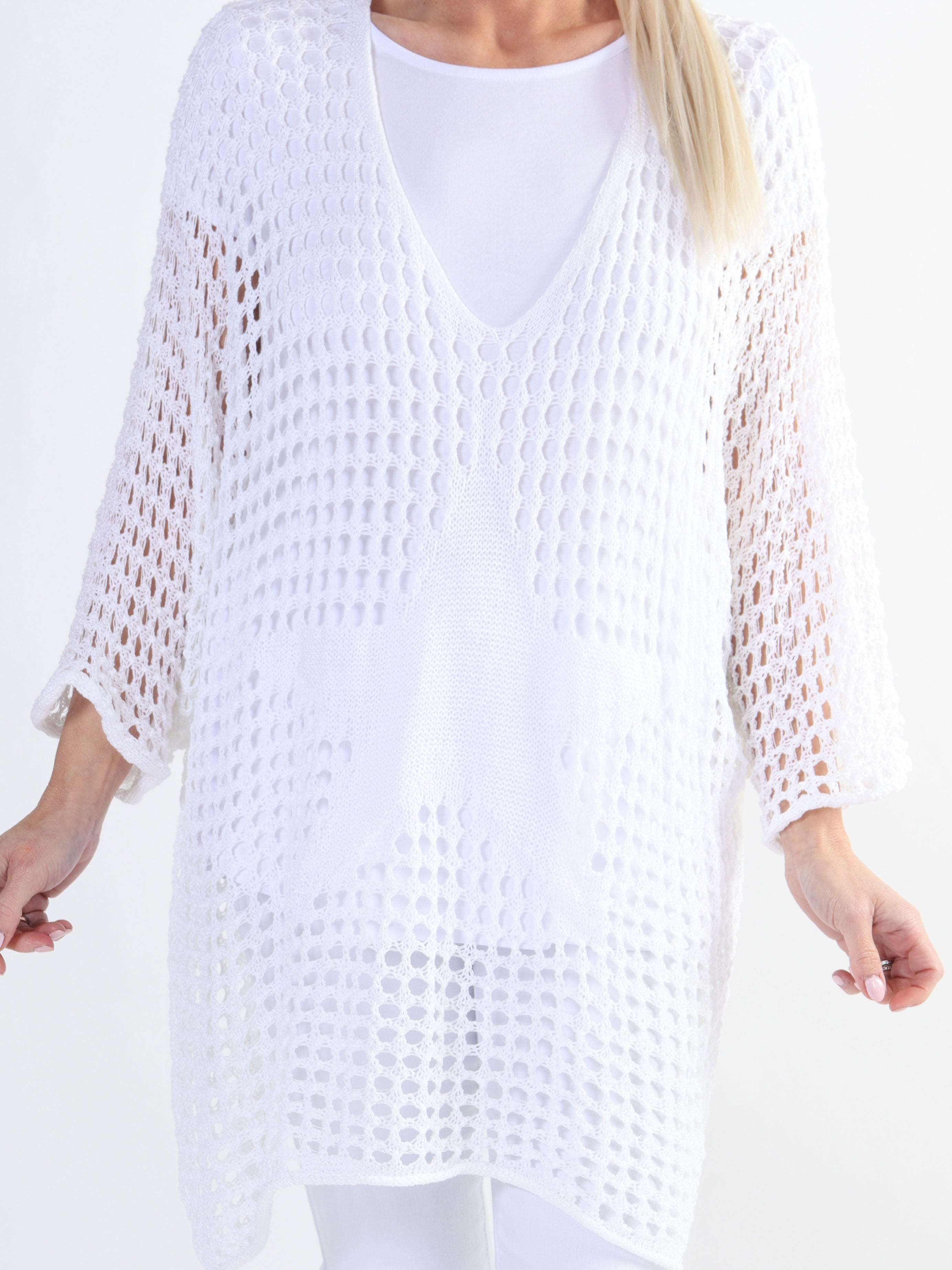 Maya - Sød plus size strik med hulmønster og flagermusærmer