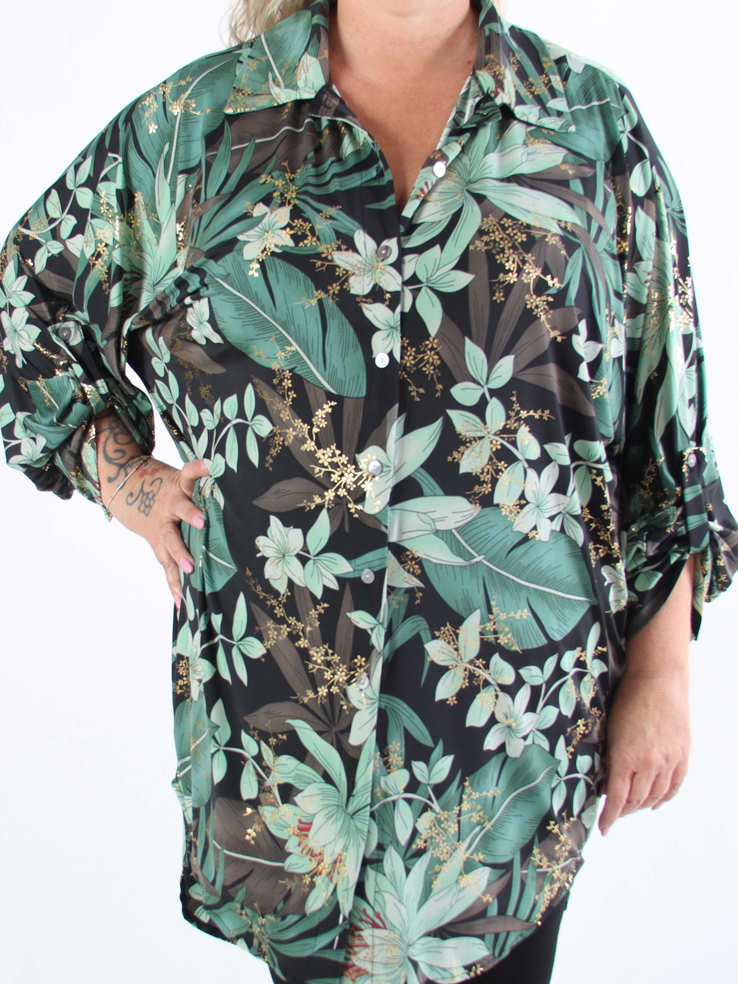Mia Gold Flower - Elastisk plus size skjortekjole med blomsterprint