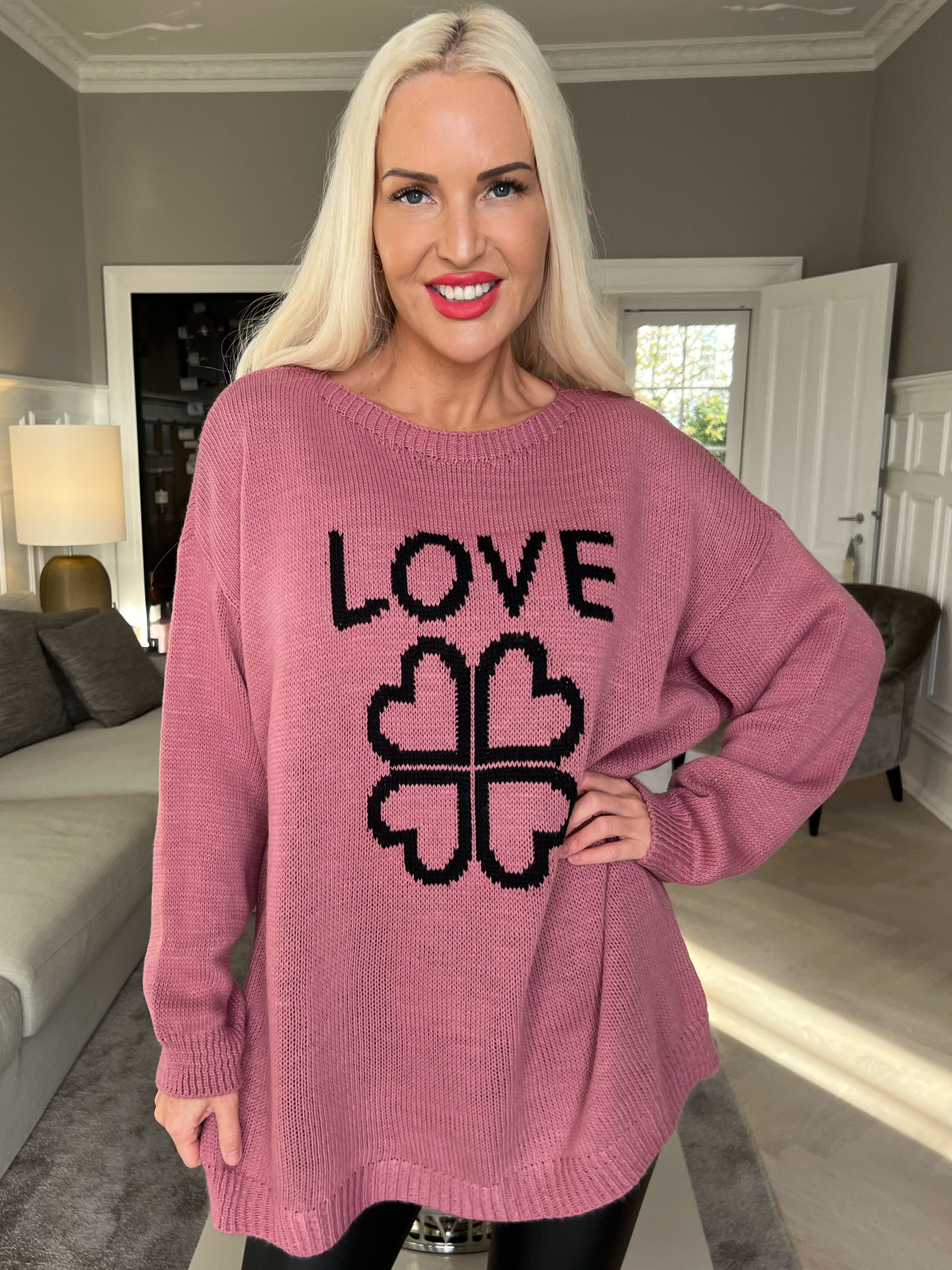 Mia - Strikbluse med firkløver på