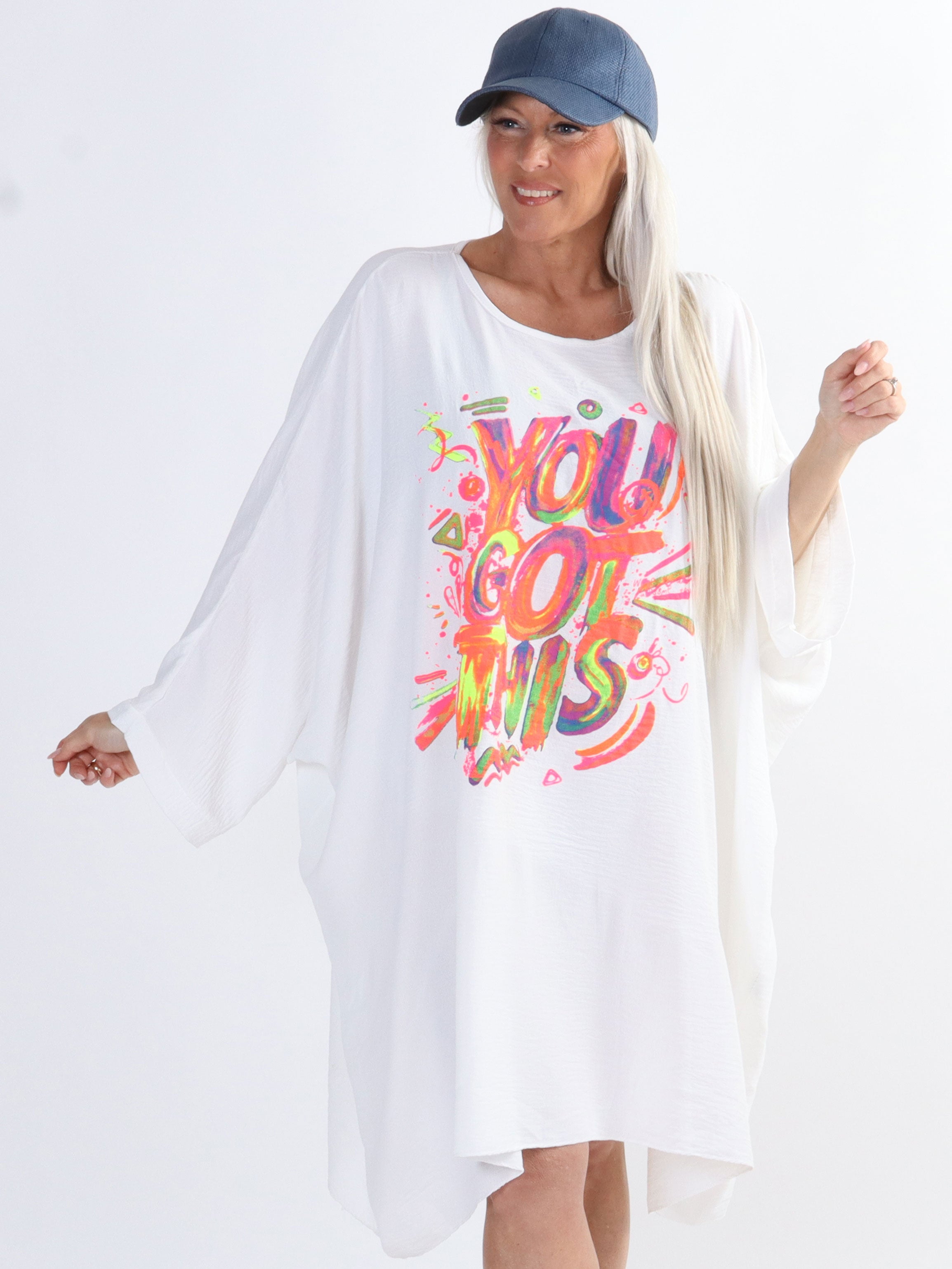 Mika - Oversize plus size kjole i viscose med motiv foran