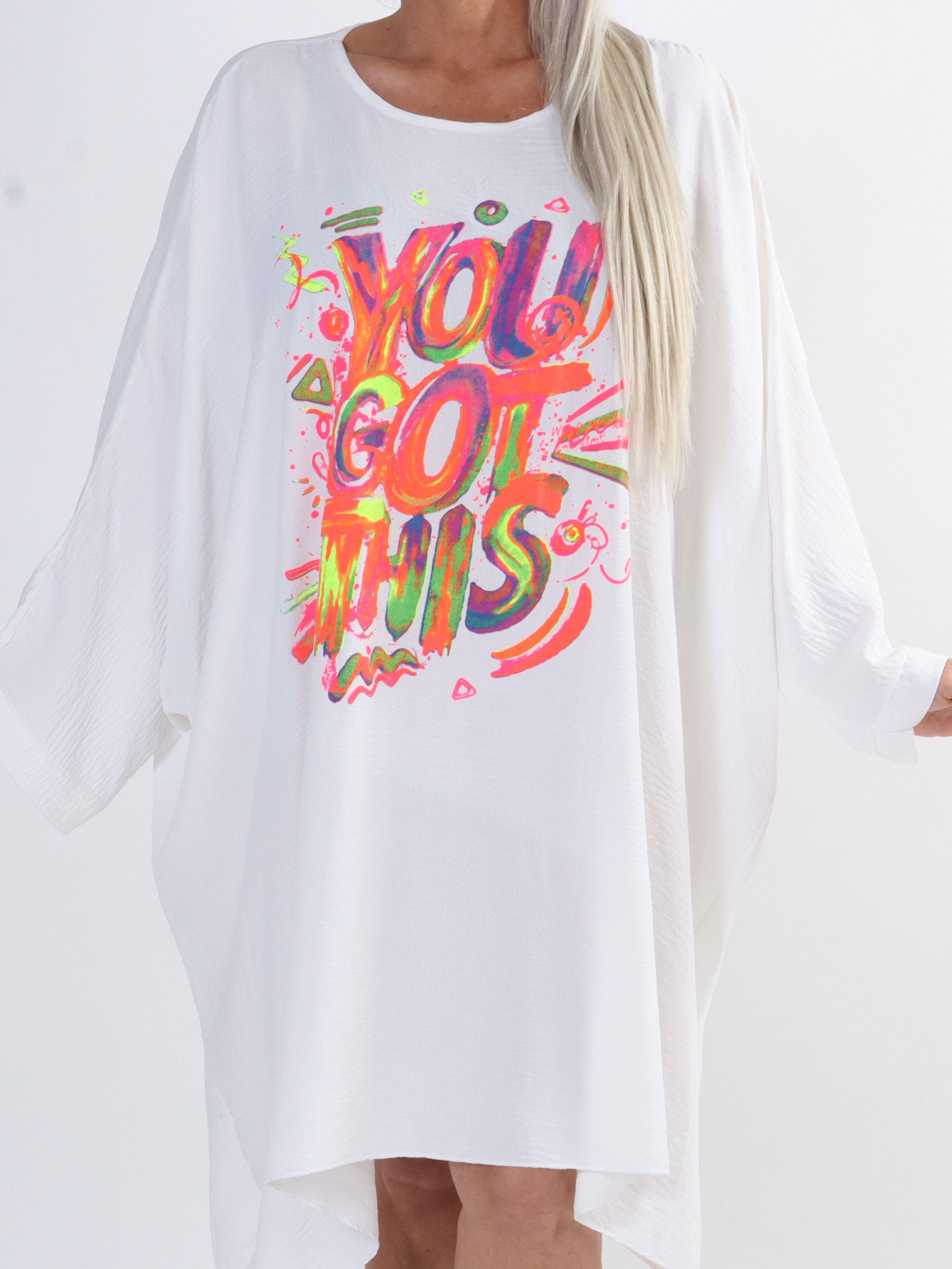 Mika - Oversize plus size kjole i viscose med motiv foran