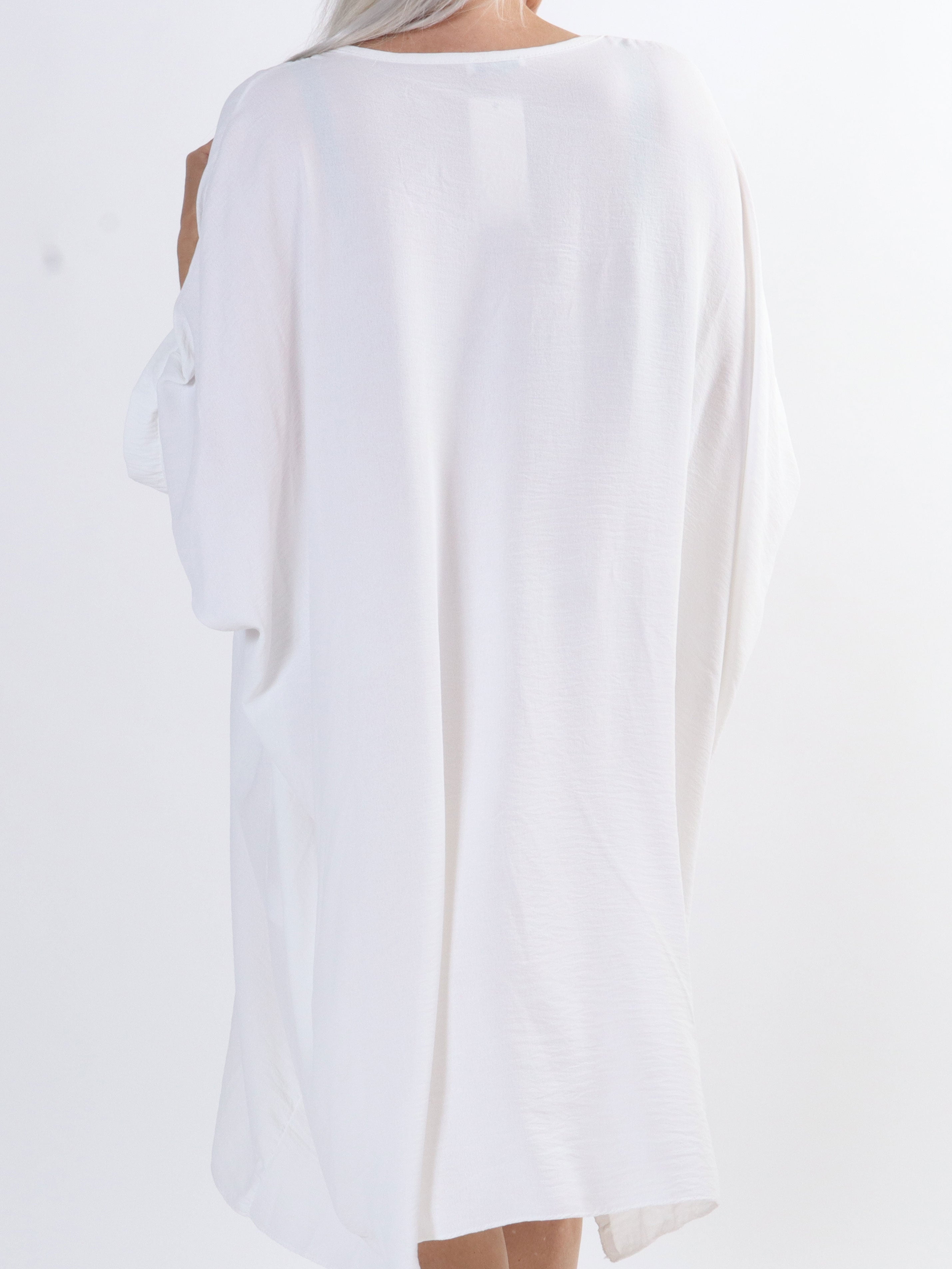 Mika - Oversize plus size kjole i viscose med motiv foran