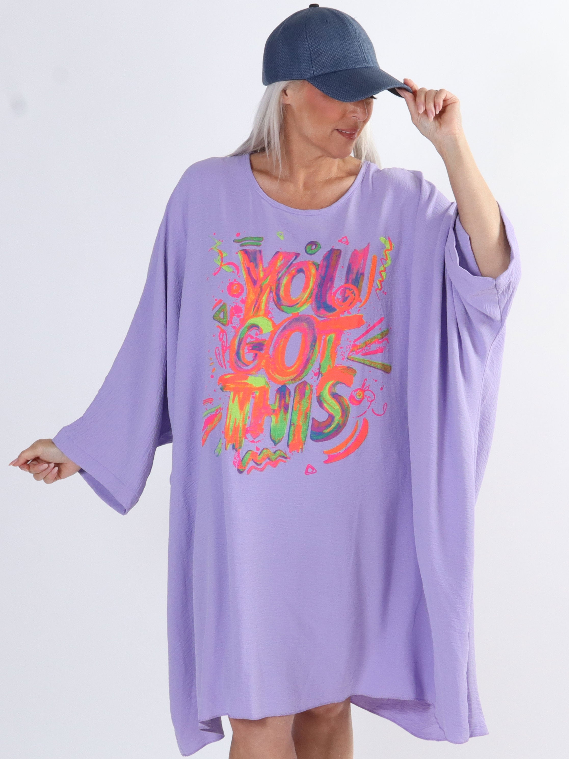 Mika - Oversize plus size kjole i viscose med motiv foran