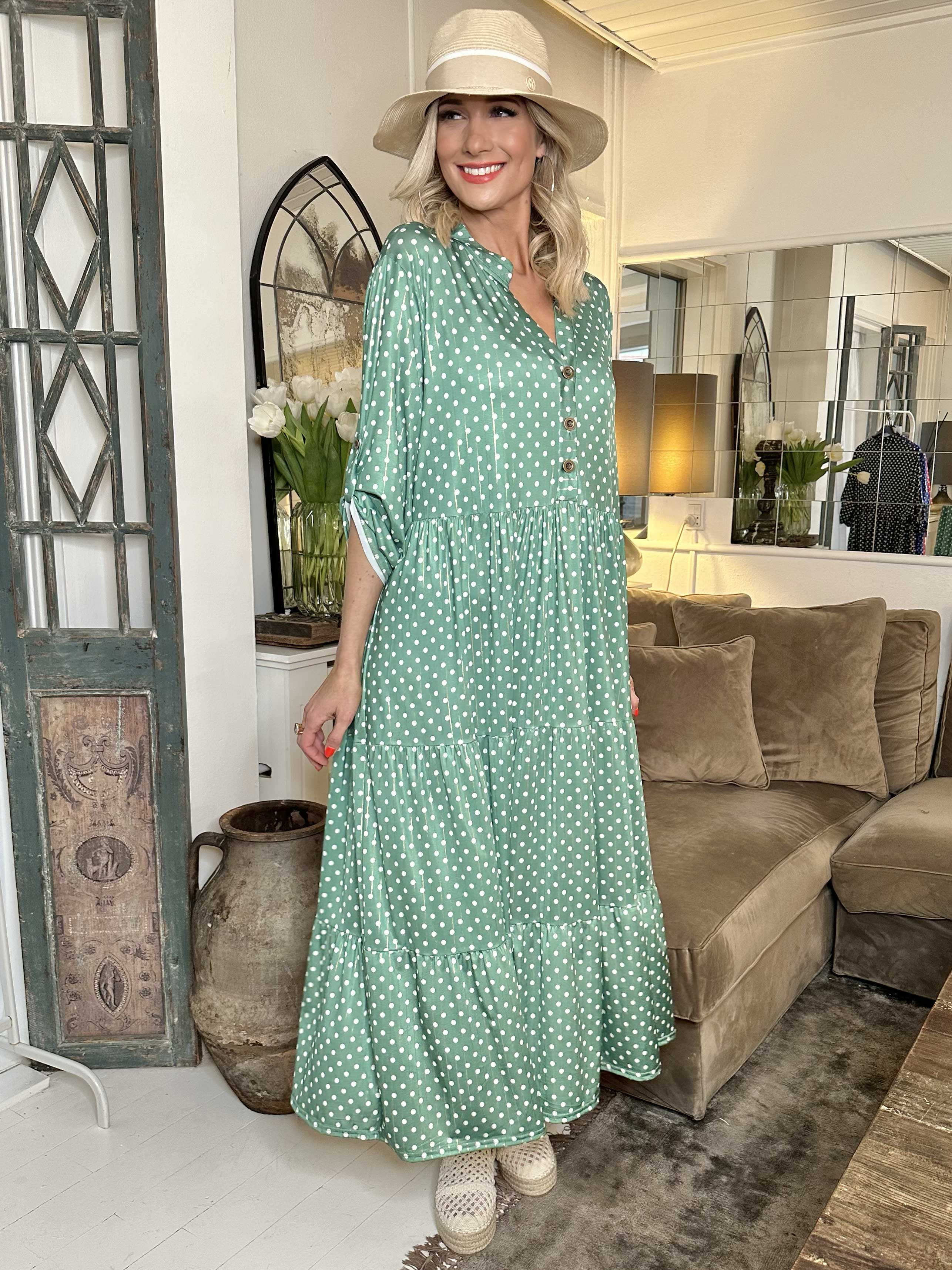 Milano Dot - Lang kjole med prikker og lag på lag look