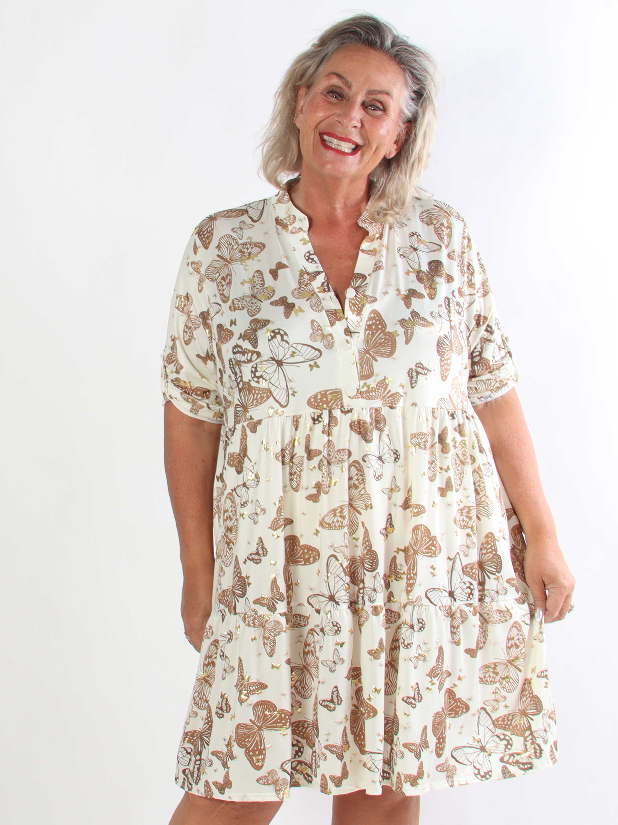 Milano Butterfly Midi - Elastisk plus size kjole med sødt sommerfugleprint og A-facon