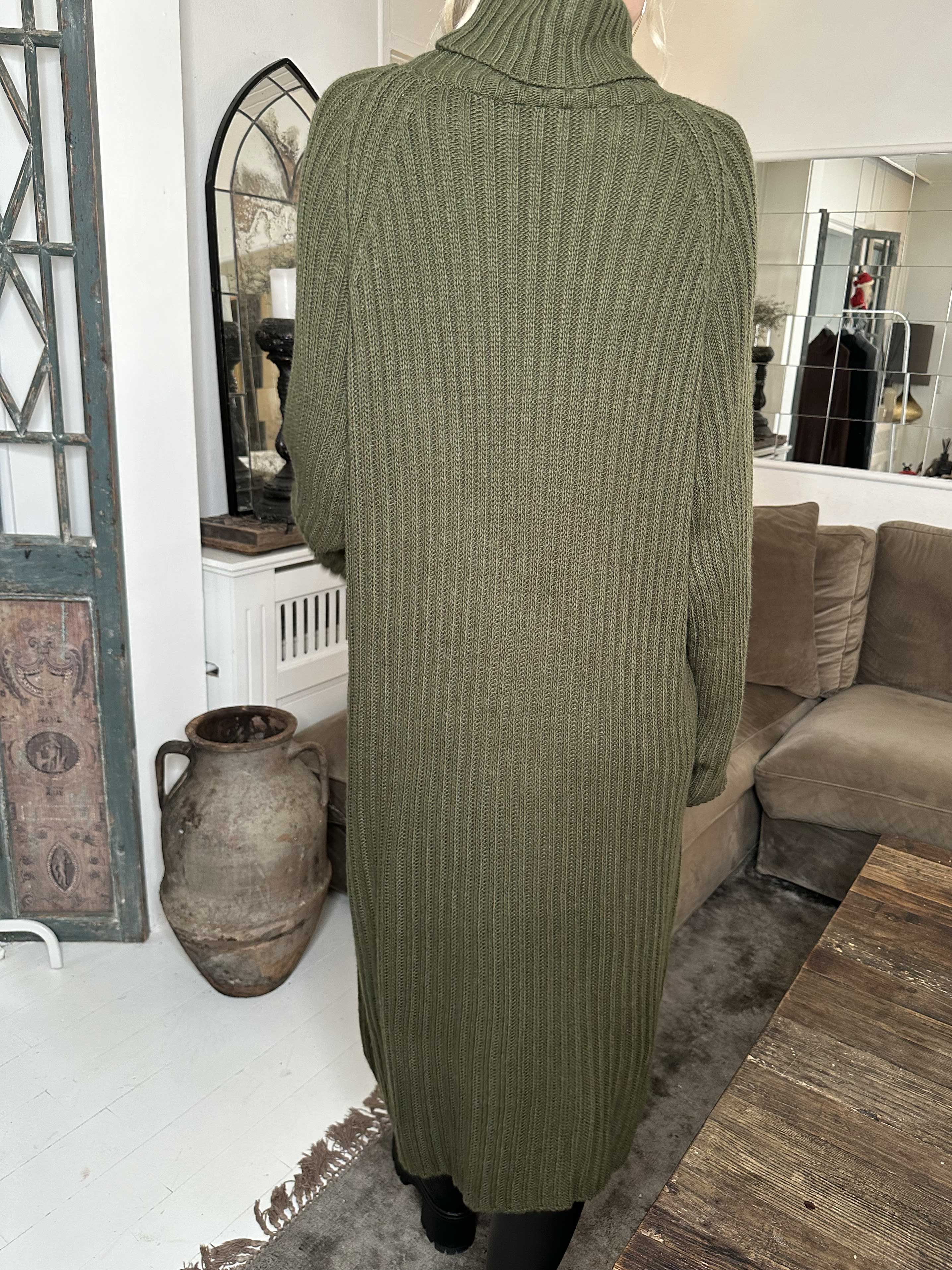 Milu - Lang strikkjole med rib