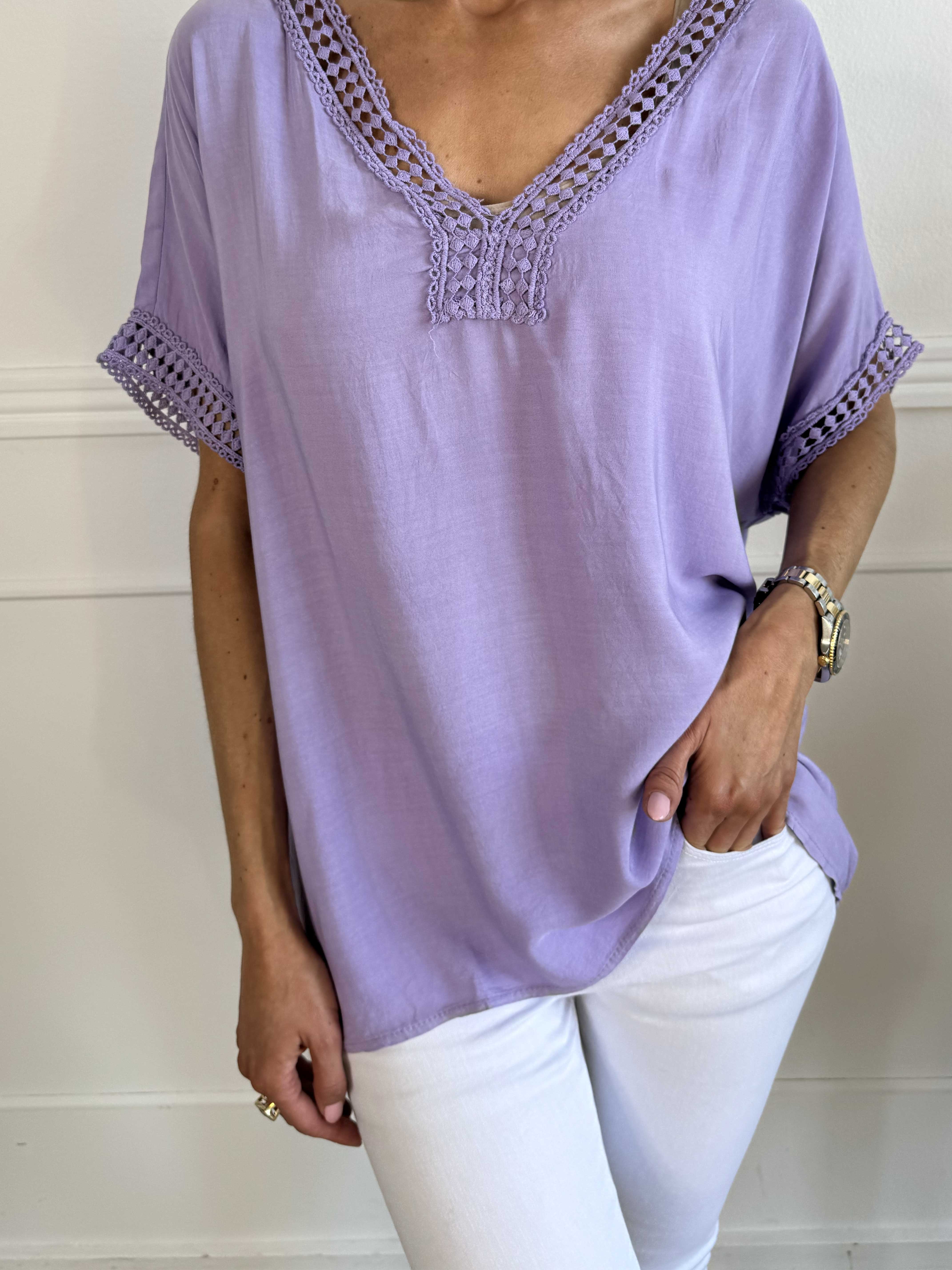Muna - Simpel tunika i let viskose med broderinger