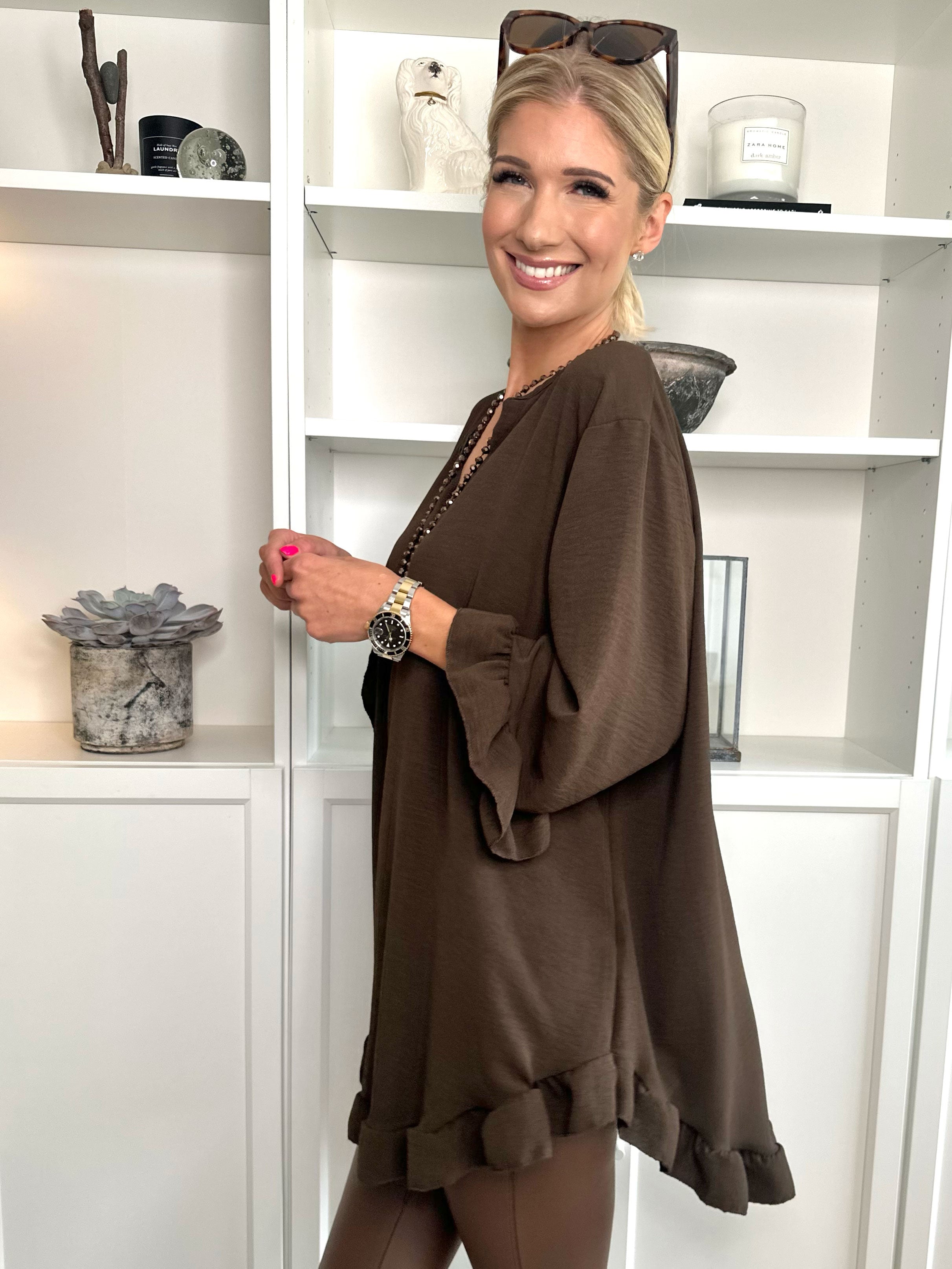 Mio Long - Sød tunika med flæsekanter