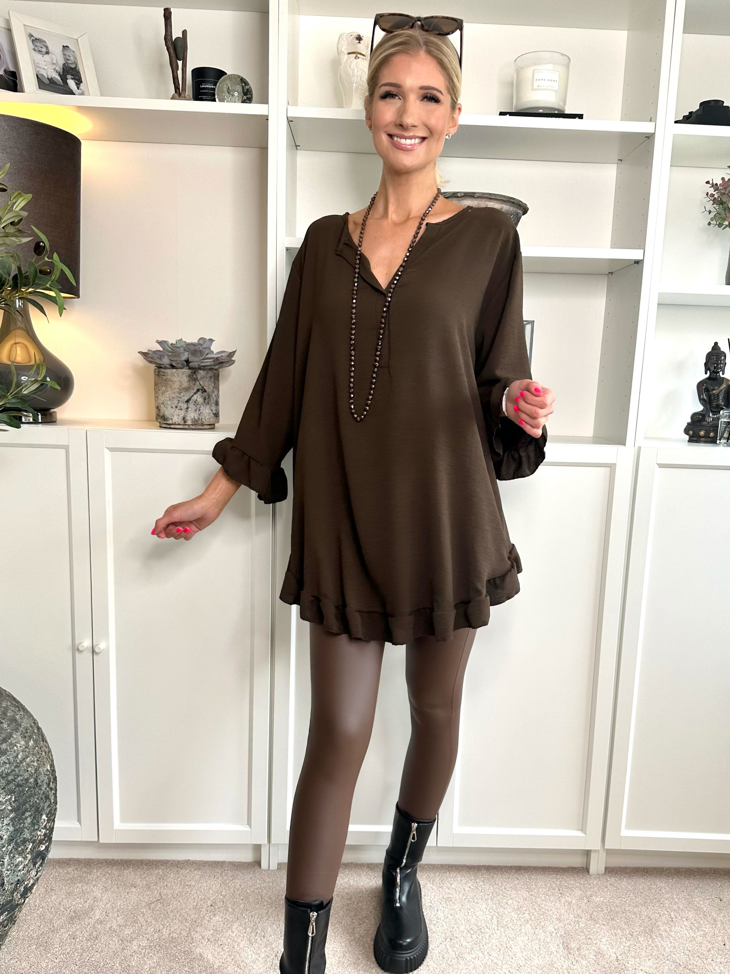 Mio Long - Sød tunika med flæsekanter