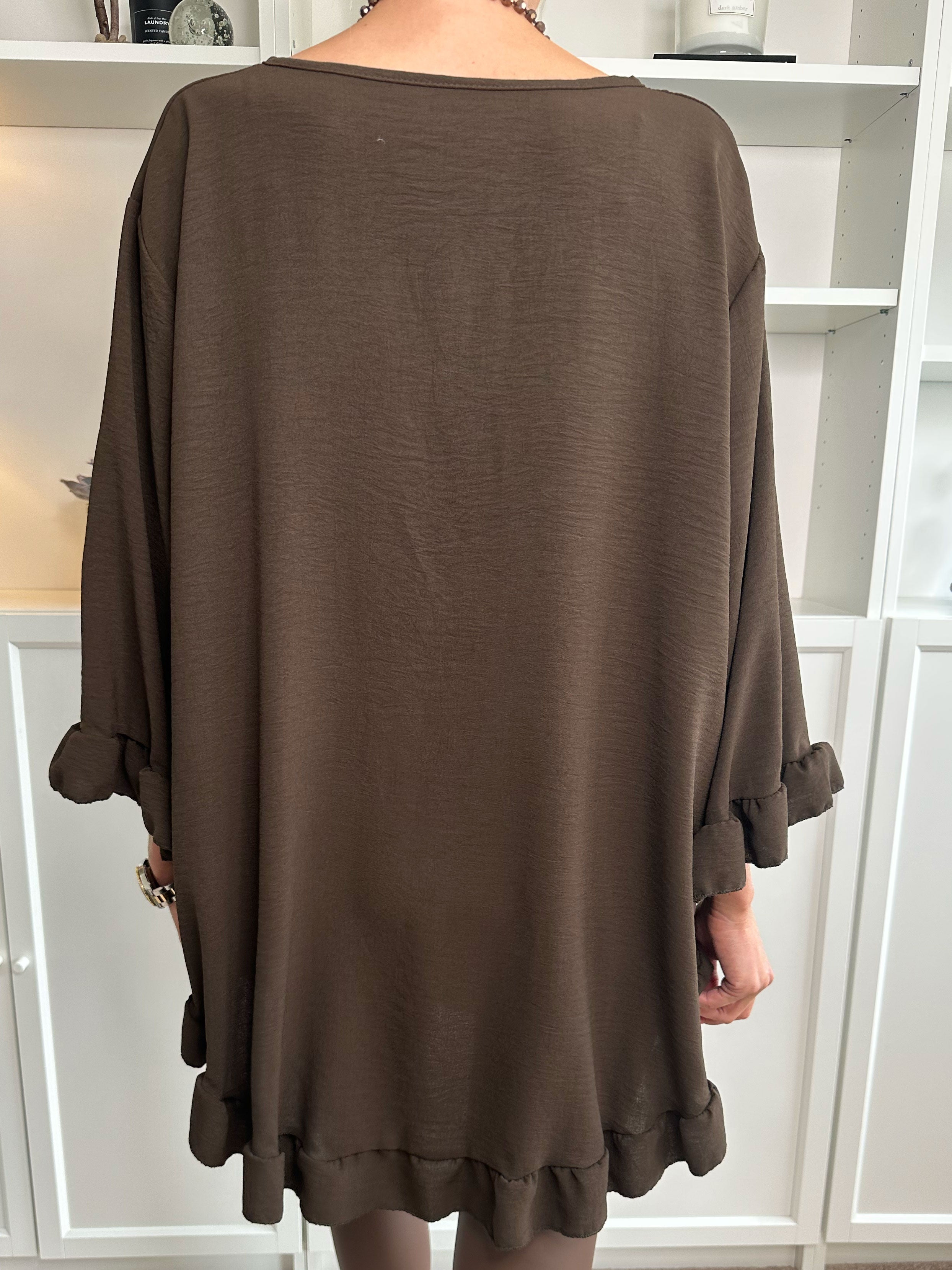 Mio Long - Sød tunika med flæsekanter