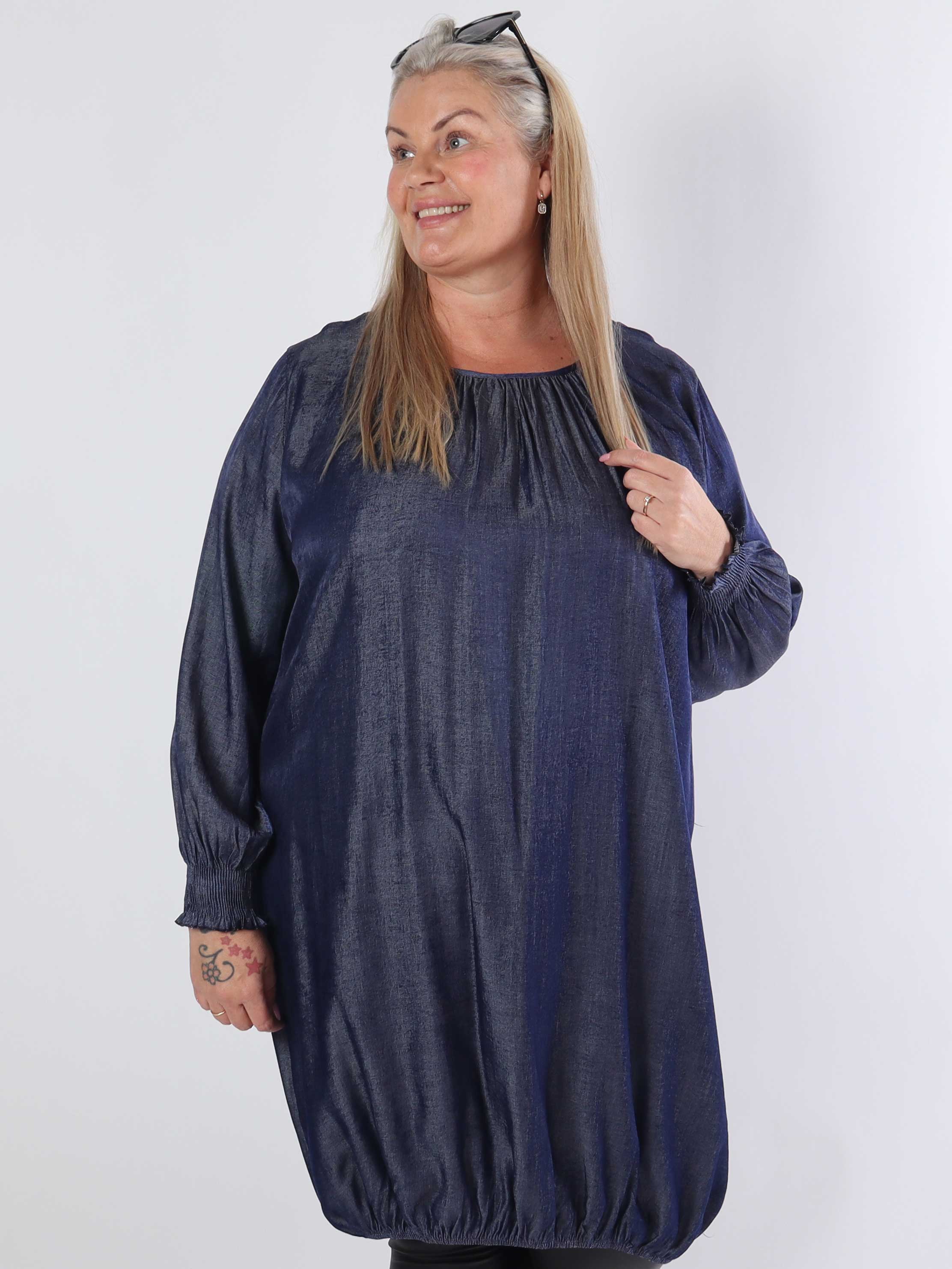 Miracle Denim Dress L/S - Plus size jole med elastikkant forneden
