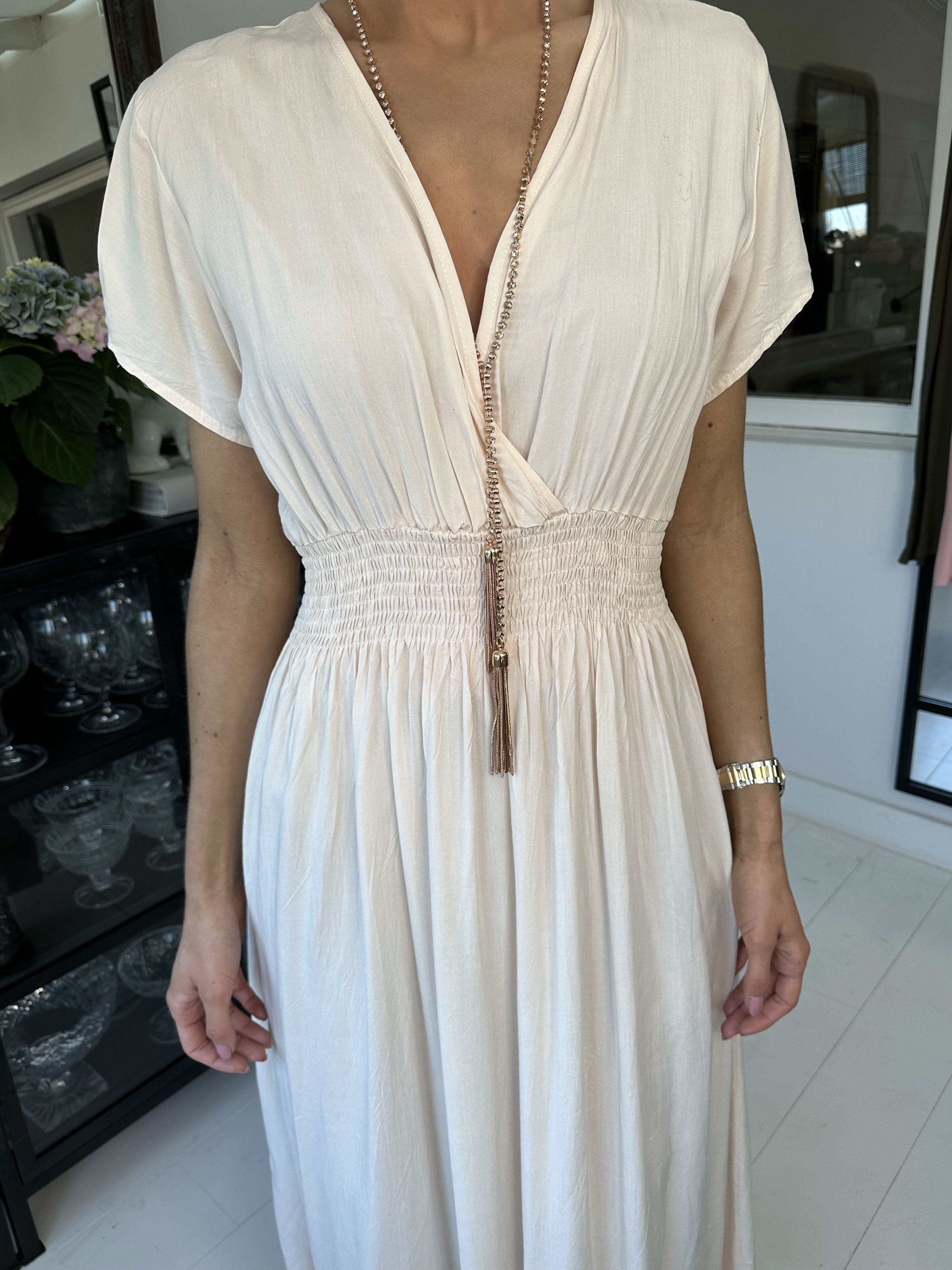 Misha - Sød lang plain kjole i viskose med smock